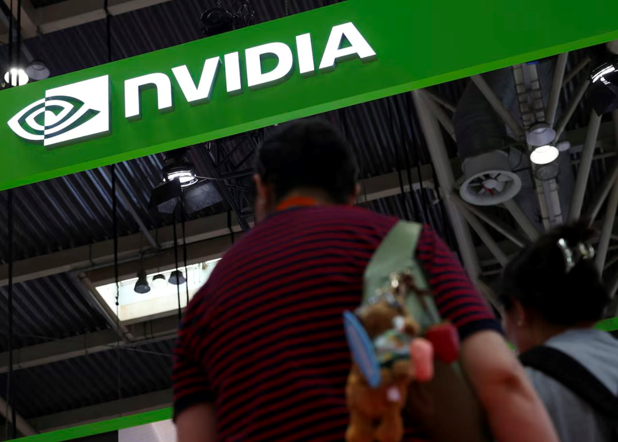 Bất chấp lệnh cấm từ Mỹ, thị trường tỷ dân vẫn tìm ra cách 'tuồn hàng' chip Nvidia vào tiêu thụ, nở rộ dịch vụ sửa chip- Ảnh 1. Bất chấp lệnh cấm từ Mỹ, thị trường tỷ dân vẫn tìm ra cách 'tuồn hàng' chip Nvidia vào tiêu thụ, nở rộ dịch vụ sửa chip- Ảnh 1.