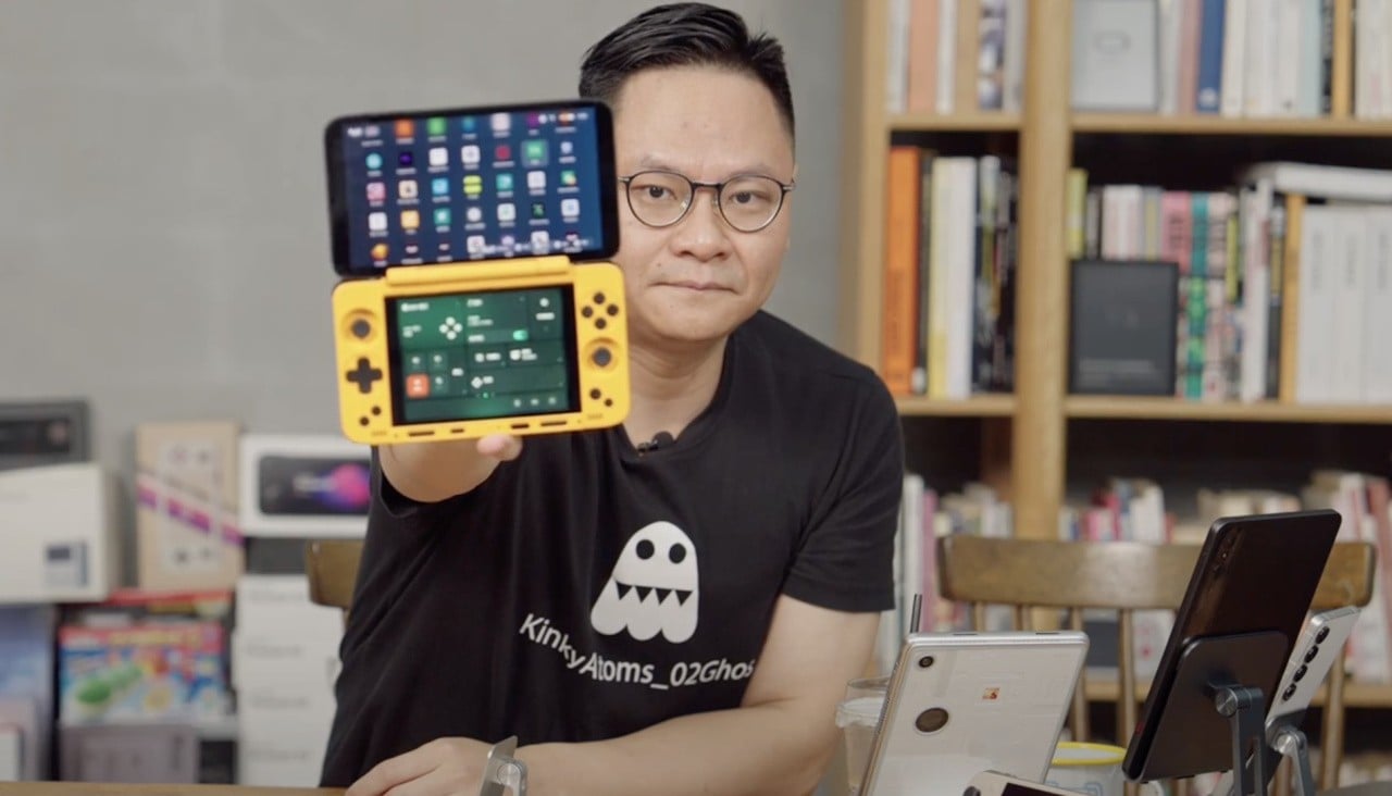 Ra mắt máy chơi game 2 màn hình đầu tiên chạy Android, fan của Nintendo 3DS vào mà xem- Ảnh 1. Ra mắt máy chơi game 2 màn hình đầu tiên chạy Android, fan của Nintendo 3DS vào mà xem- Ảnh 1.