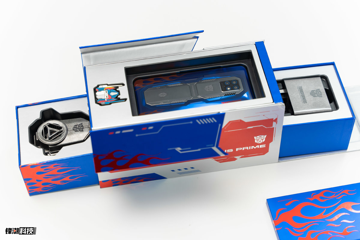 Điện thoại siêu game đời cũ phong cách Transformers, sạc nhanh 135W, tặng kèm quạt tản nhiệt, giá hiện chỉ còn 1 nửa khi ra mắt- Ảnh 4.