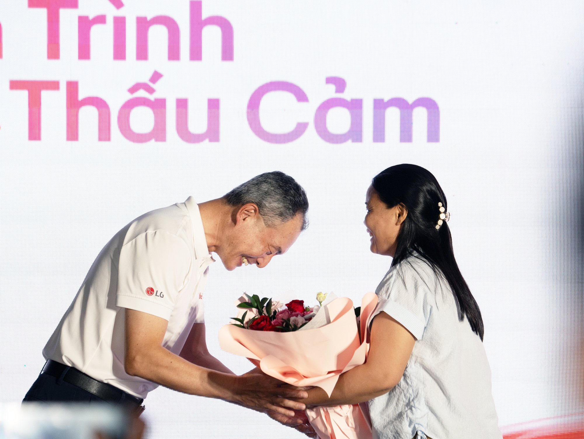 LG đánh dấu 30 năm đồng hành cùng Việt Nam với triển lãm nghệ thuật “The Art-ffection” tại Hà Nội- Ảnh 3. LG đánh dấu 30 năm đồng hành cùng Việt Nam với triển lãm nghệ thuật “The Art-ffection” tại Hà Nội- Ảnh 3.