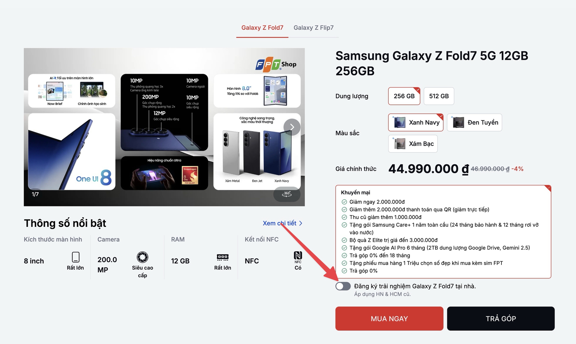 Kỳ lạ: Smartphone gập giá 50 triệu không bán trong cửa hàng mà "ship" tận nhà cho khách dùng thử trước khi "chốt đơn"- Ảnh 2.