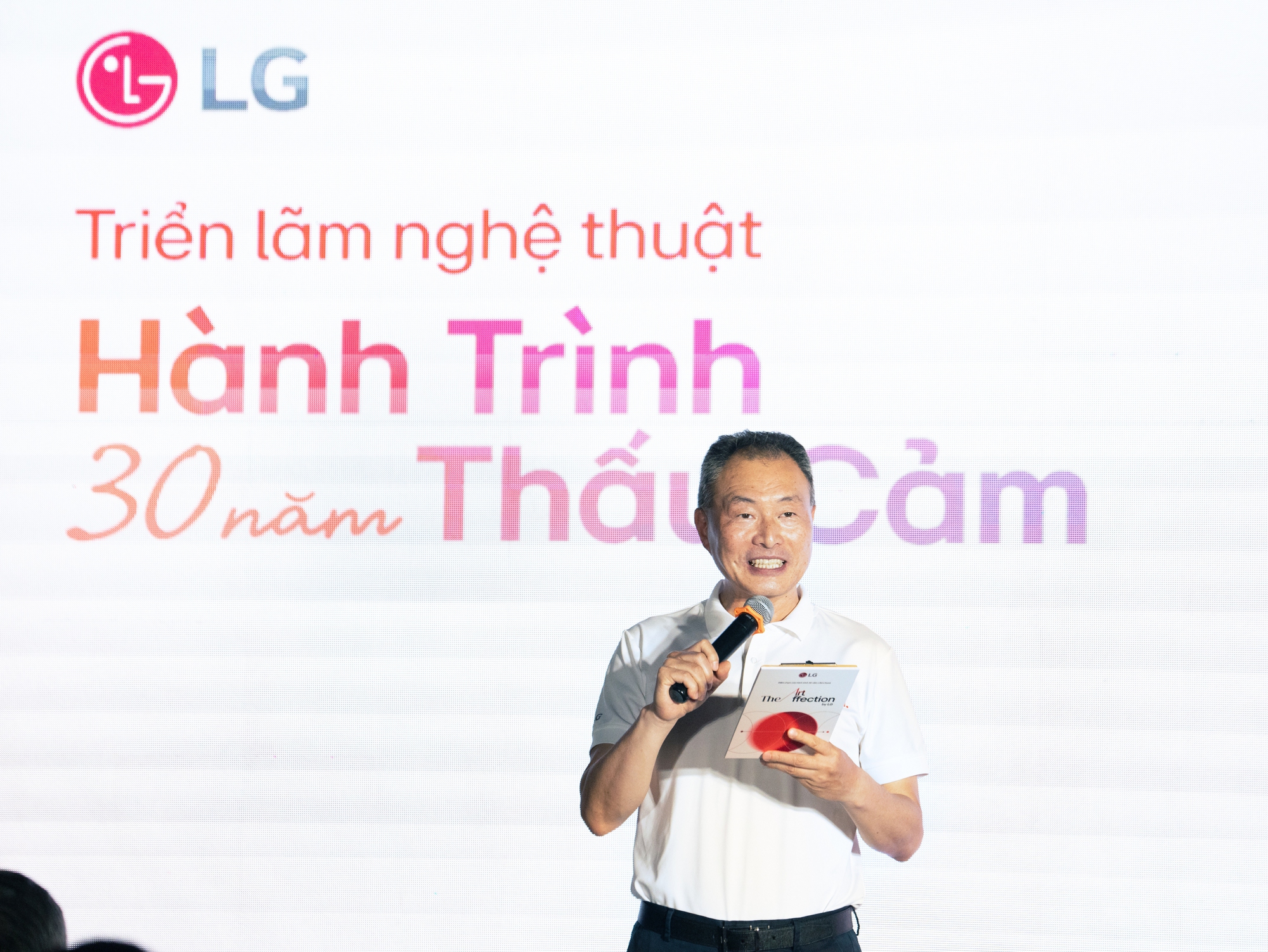LG đánh dấu 30 năm đồng hành cùng Việt Nam với triển lãm nghệ thuật “The Art-ffection” tại Hà Nội- Ảnh 2. LG đánh dấu 30 năm đồng hành cùng Việt Nam với triển lãm nghệ thuật “The Art-ffection” tại Hà Nội- Ảnh 2.