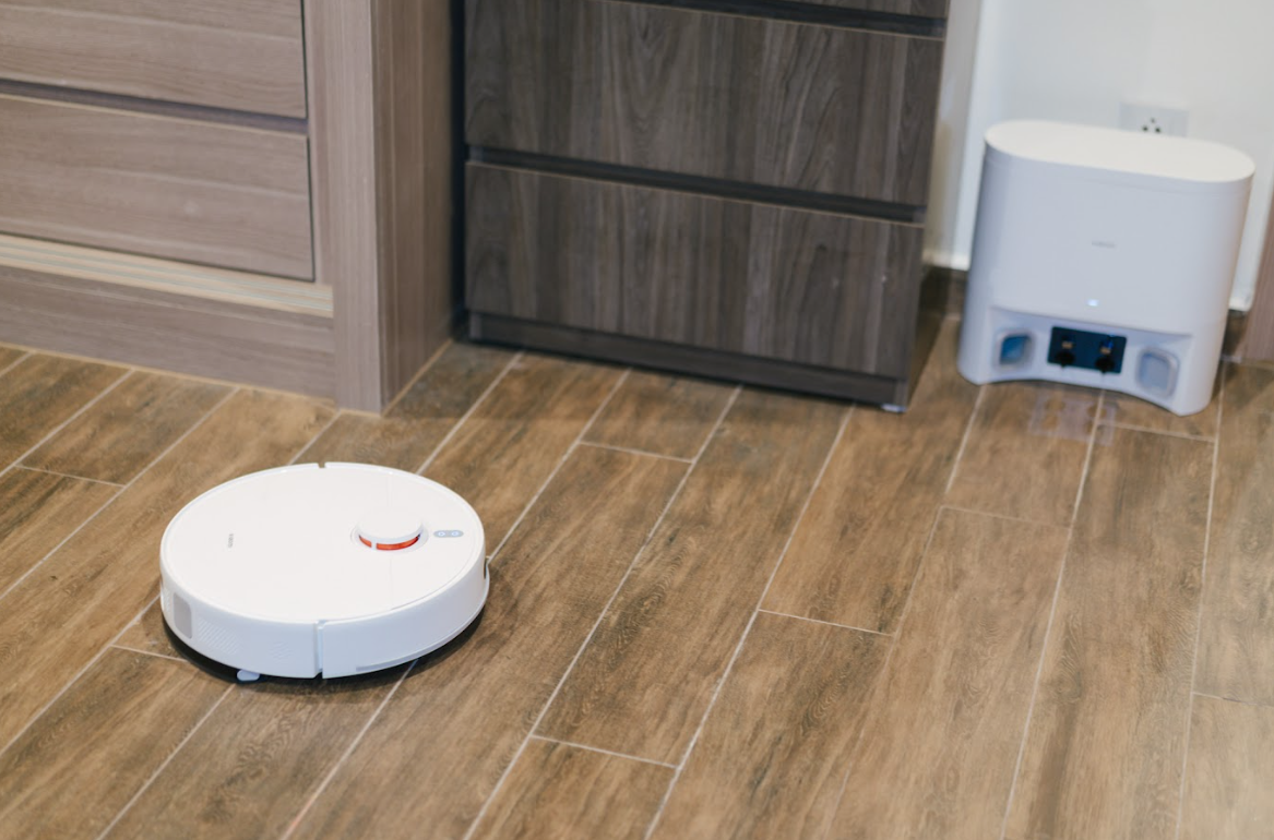 Robot hút bụi giờ như điện thoại: cũng có phân khúc để bạn chọn đúng nhu cầu- Ảnh 1. Robot hút bụi giờ như điện thoại: cũng có phân khúc để bạn chọn đúng nhu cầu- Ảnh 1.