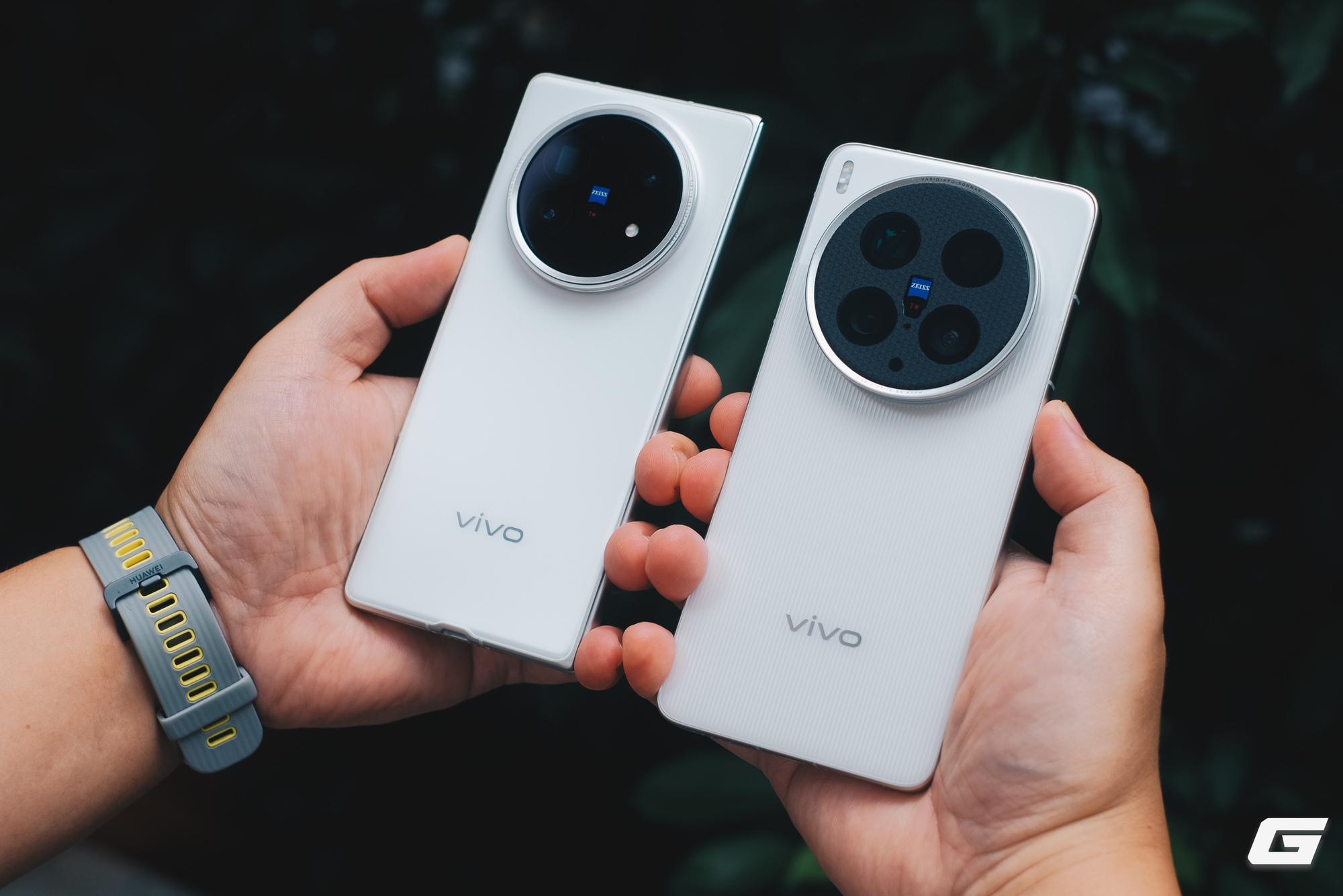 Trên tay vivo X Fold5: Điện thoại gập ngang nhẹ nhất thế giới mà pin tận 6.000mAh, hỗ trợ kết nối Apple Watch và AirPods, giao diện đa nhiệm như iPad- Ảnh 15. Trên tay vivo X Fold5: Điện thoại gập ngang nhẹ nhất thế giới mà pin tận 6.000mAh, hỗ trợ kết nối Apple Watch và AirPods, giao diện đa nhiệm như iPad- Ảnh 15.