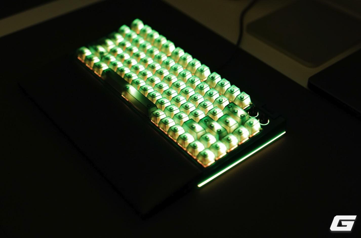 Cận cảnh bộ sưu tập Razer Phantom Green: Một cú bắt tay giữa quá khứ và tương lai- Ảnh 20. Cận cảnh bộ sưu tập Razer Phantom Green: Một cú bắt tay giữa quá khứ và tương lai- Ảnh 20.
