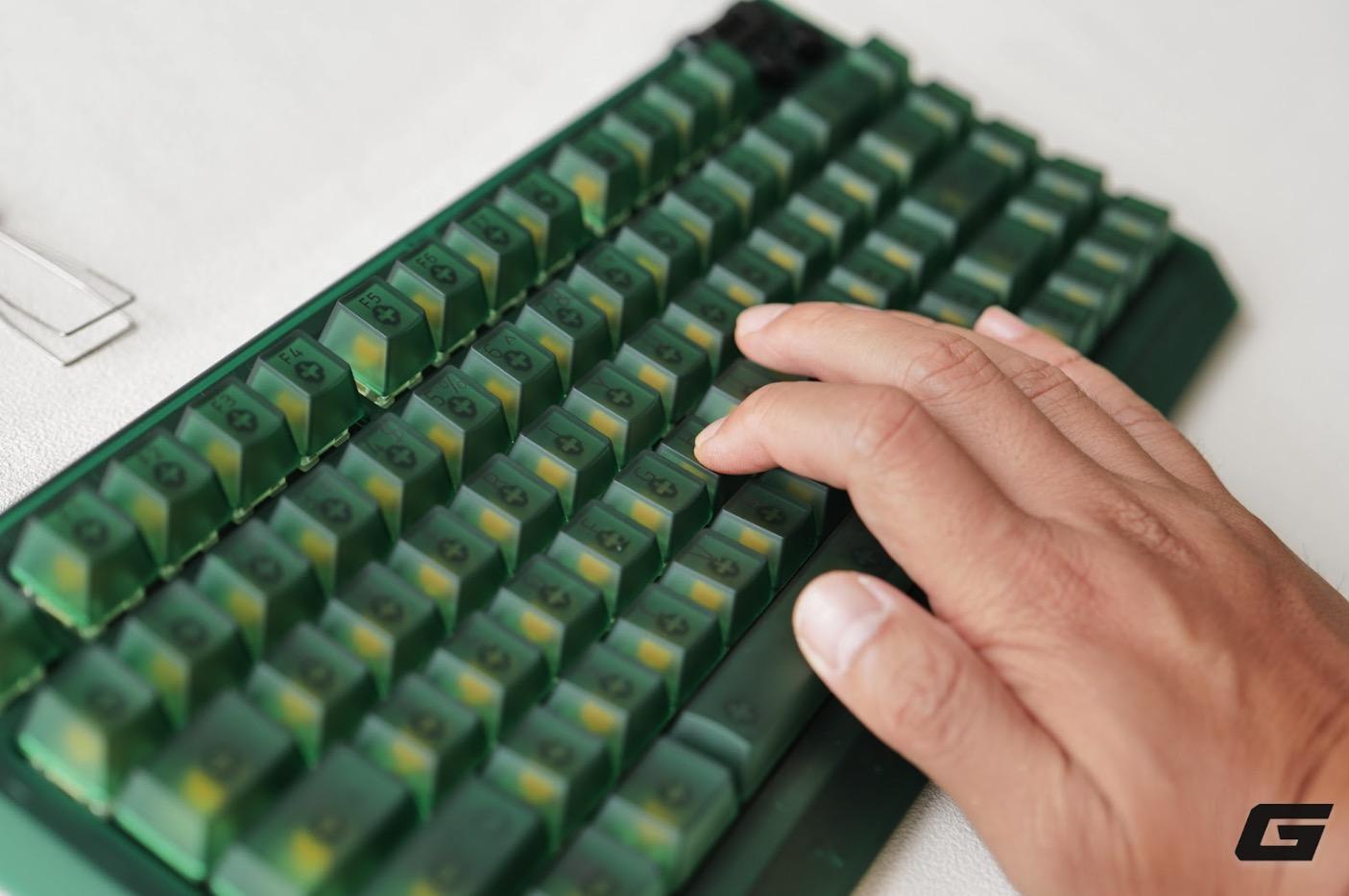 Cận cảnh bộ sưu tập Razer Phantom Green: Một cú bắt tay giữa quá khứ và tương lai- Ảnh 22. Cận cảnh bộ sưu tập Razer Phantom Green: Một cú bắt tay giữa quá khứ và tương lai- Ảnh 22.