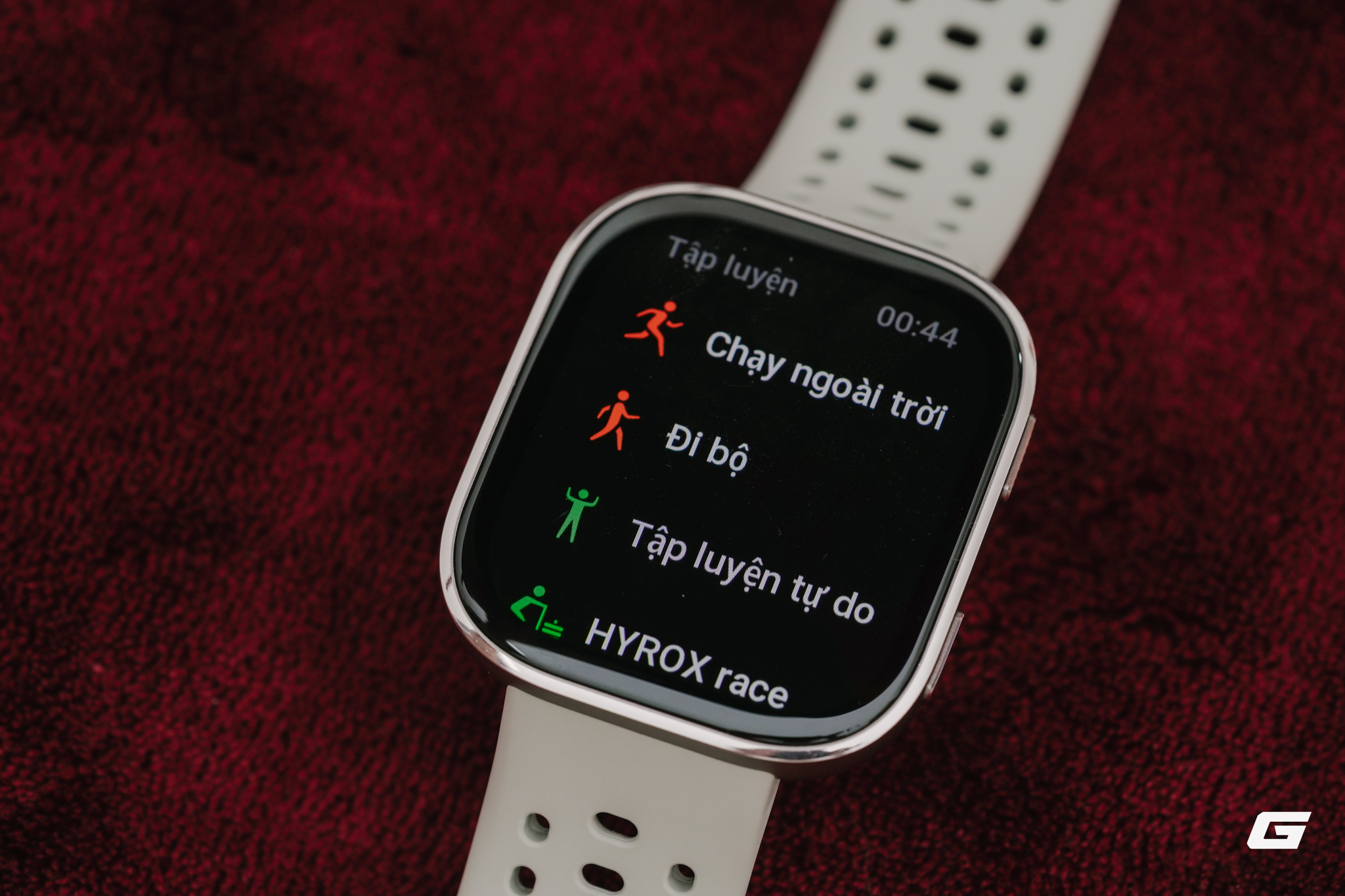 Dùng Amazfit Bip 6: Smartwatch chưa tới 2 triệu khiến tôi 