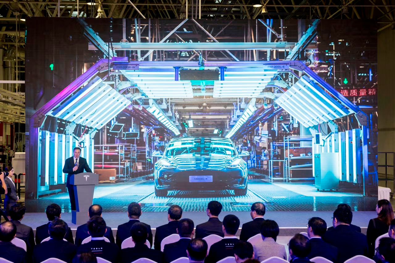Elon Musk hết giá trị tại Trung Quốc, thị phần Tesla giảm thê thảm, đi vào vết xe đổ của Apple: Thiên tài công nghệ cũng phải chịu thua trước người đặt luật chơi- Ảnh 2. Elon Musk hết giá trị tại Trung Quốc, thị phần Tesla giảm thê thảm, đi vào vết xe đổ của Apple: Thiên tài công nghệ cũng phải chịu thua trước người đặt luật chơi- Ảnh 2.