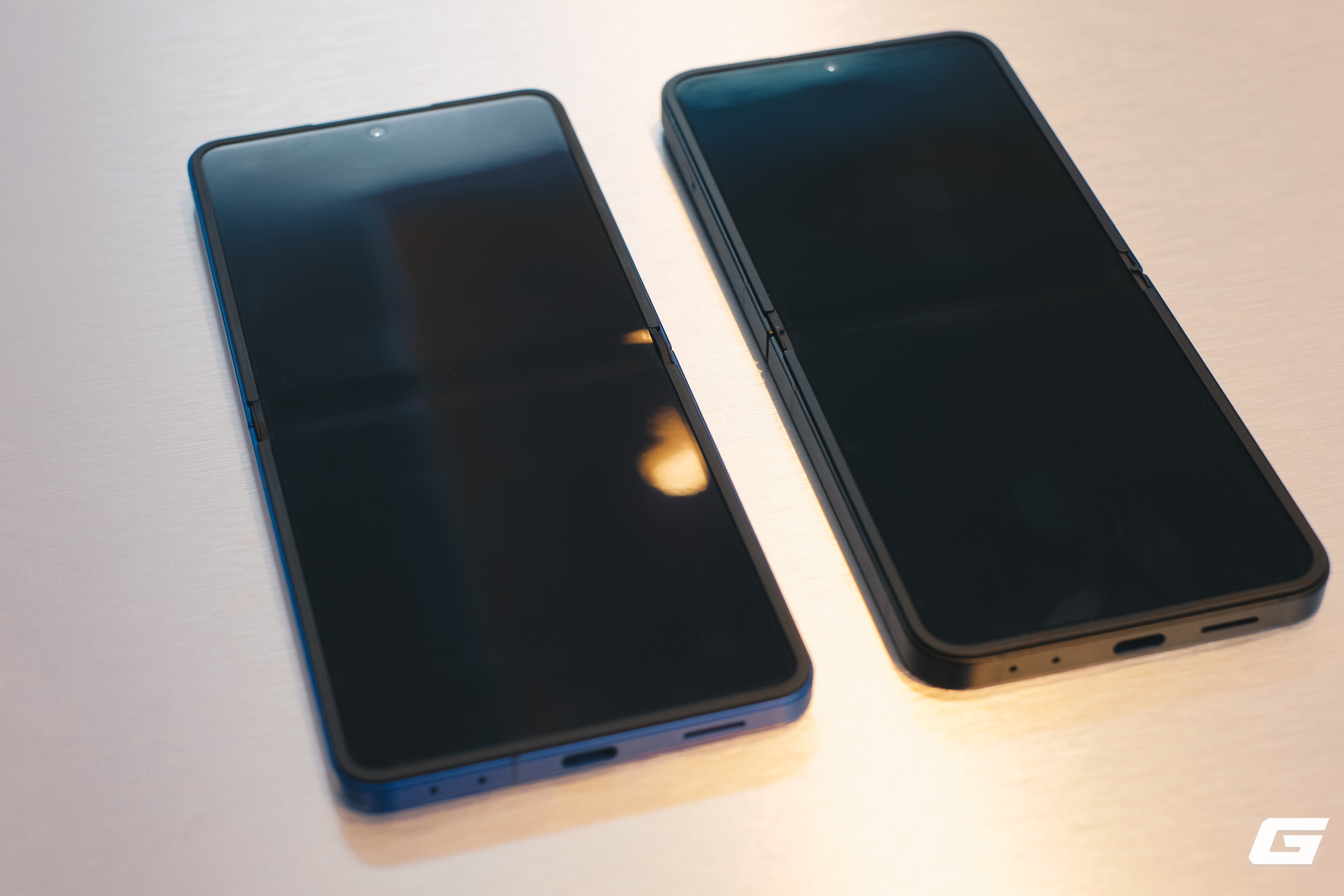 Trên tay Galaxy Z Flip7 FE: Samsung làm điện thoại gập 