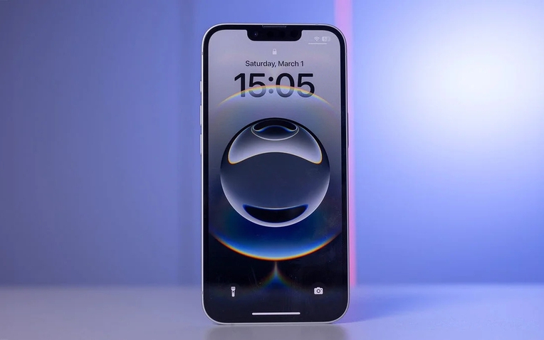 iPhone 17e sẽ dùng lại màn hình OLED cũ từ thời iPhone 14- Ảnh 1. iPhone 17e sẽ dùng lại màn hình OLED cũ từ thời iPhone 14- Ảnh 1.