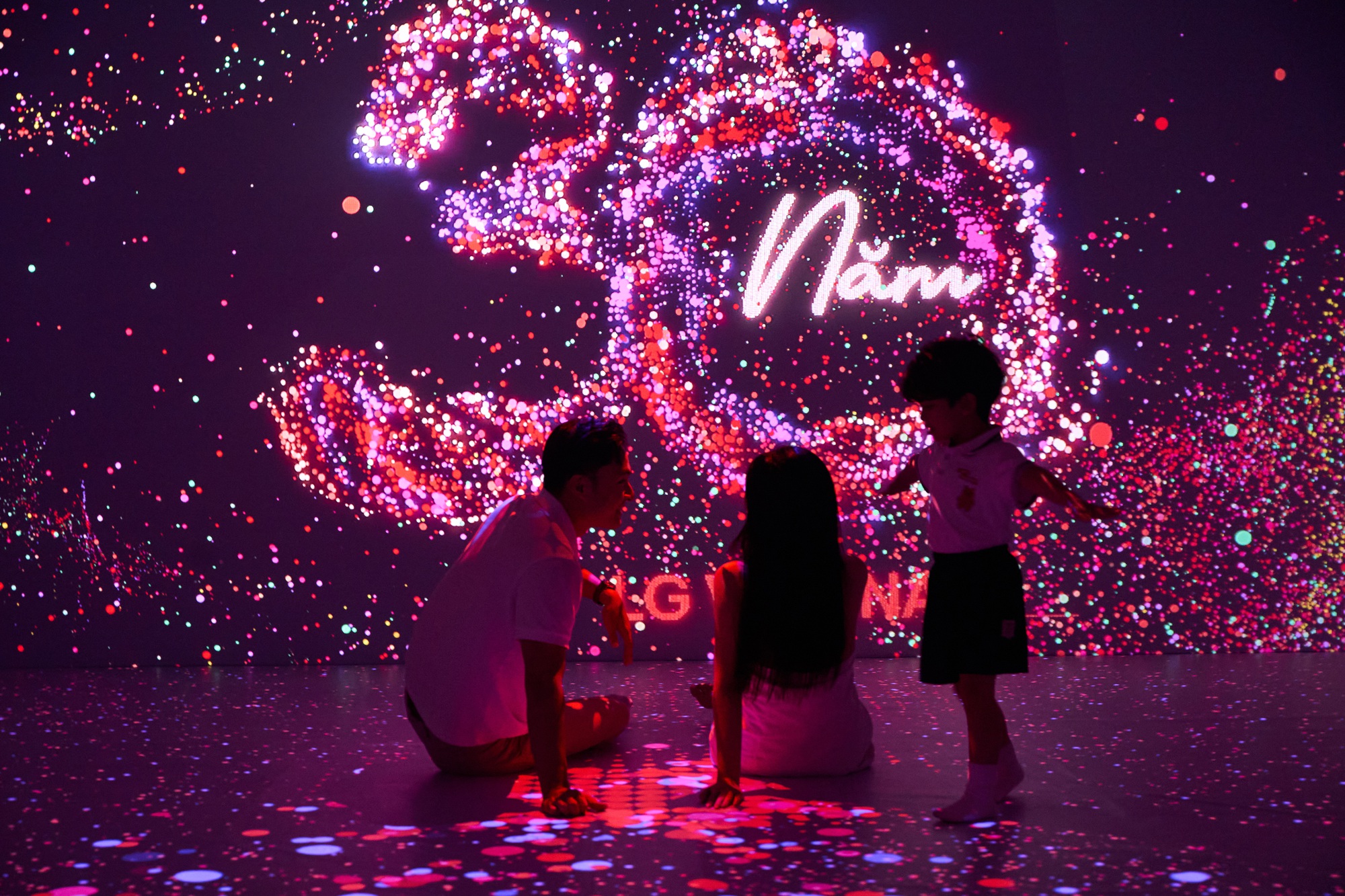 Triển lãm The Art-ffection by LG: Điểm check-in công nghệ - cảm xúc hot tuần này- Ảnh 6. Triển lãm The Art-ffection by LG: Điểm check-in công nghệ - cảm xúc hot tuần này- Ảnh 6.