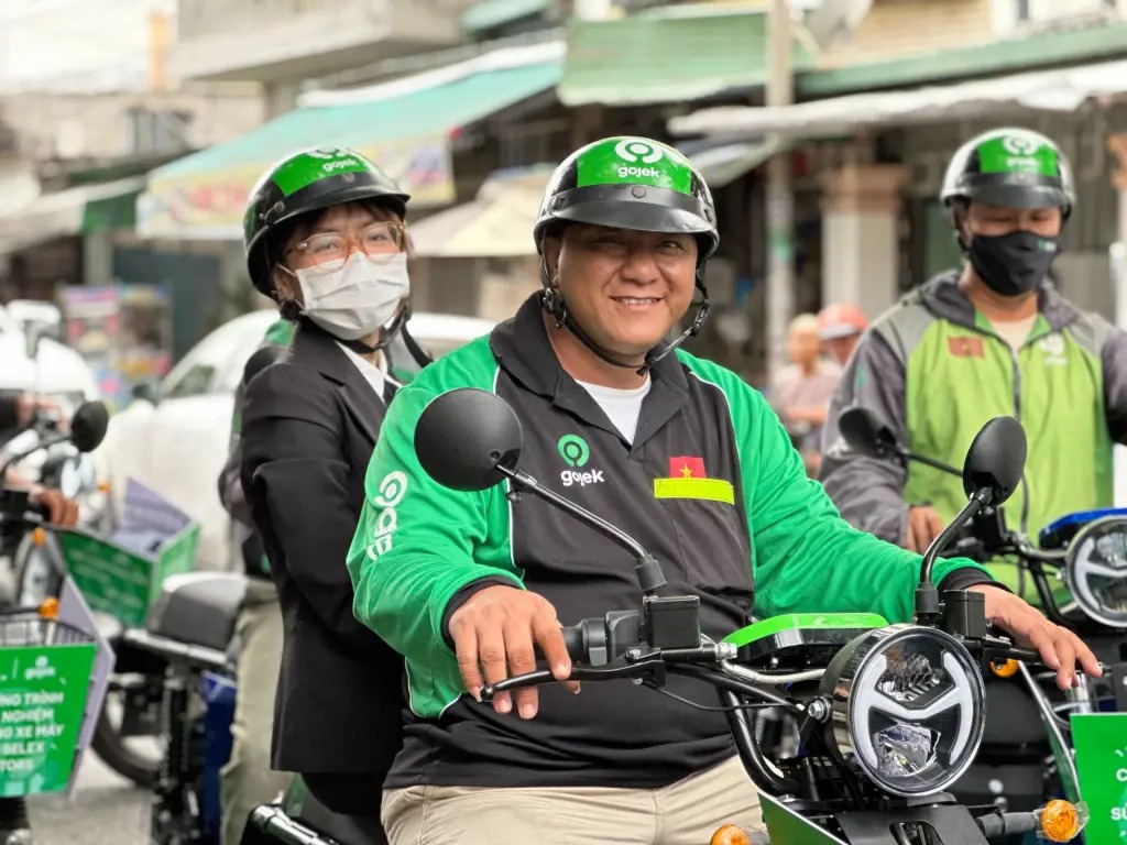 VinFast, Selex, Dat Bike, Yadea, Pega... đang làm gì với xe máy điện trong cuộc chạy đua logistics xanh?- Ảnh 1. VinFast, Selex, Dat Bike, Yadea, Pega... đang làm gì với xe máy điện trong cuộc chạy đua logistics xanh?- Ảnh 1.
