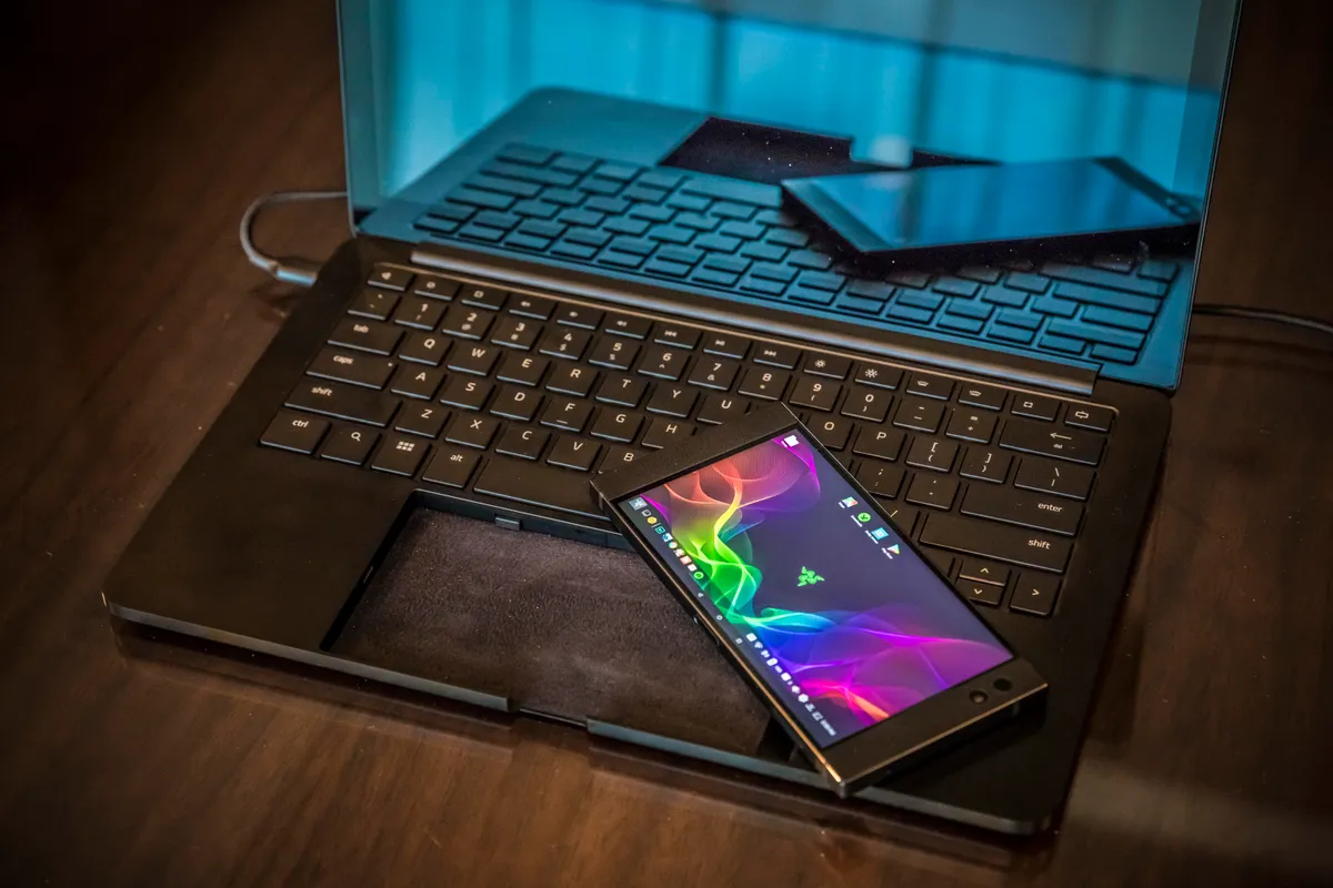 Đã đến lúc hồi sinh phụ kiện biến smartphone thành laptop- Ảnh 1. Đã đến lúc hồi sinh phụ kiện biến smartphone thành laptop- Ảnh 1.