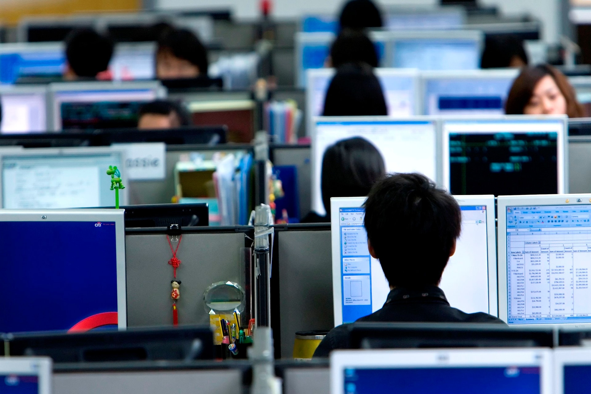 Bỏ mua đồ đắt tiền, chi 14 triệu đi học AI vì sợ thất nghiệp: "Chất lượng thì tệ nhưng có còn hơn không"- Ảnh 2. Bỏ mua đồ đắt tiền, chi 14 triệu đi học AI vì sợ thất nghiệp: "Chất lượng thì tệ nhưng có còn hơn không"- Ảnh 2.