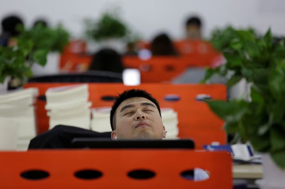 Bỏ mua đồ đắt tiền, chi 14 triệu đi học AI vì sợ thất nghiệp: "Chất lượng thì tệ nhưng có còn hơn không"- Ảnh 3. Bỏ mua đồ đắt tiền, chi 14 triệu đi học AI vì sợ thất nghiệp: "Chất lượng thì tệ nhưng có còn hơn không"- Ảnh 3.