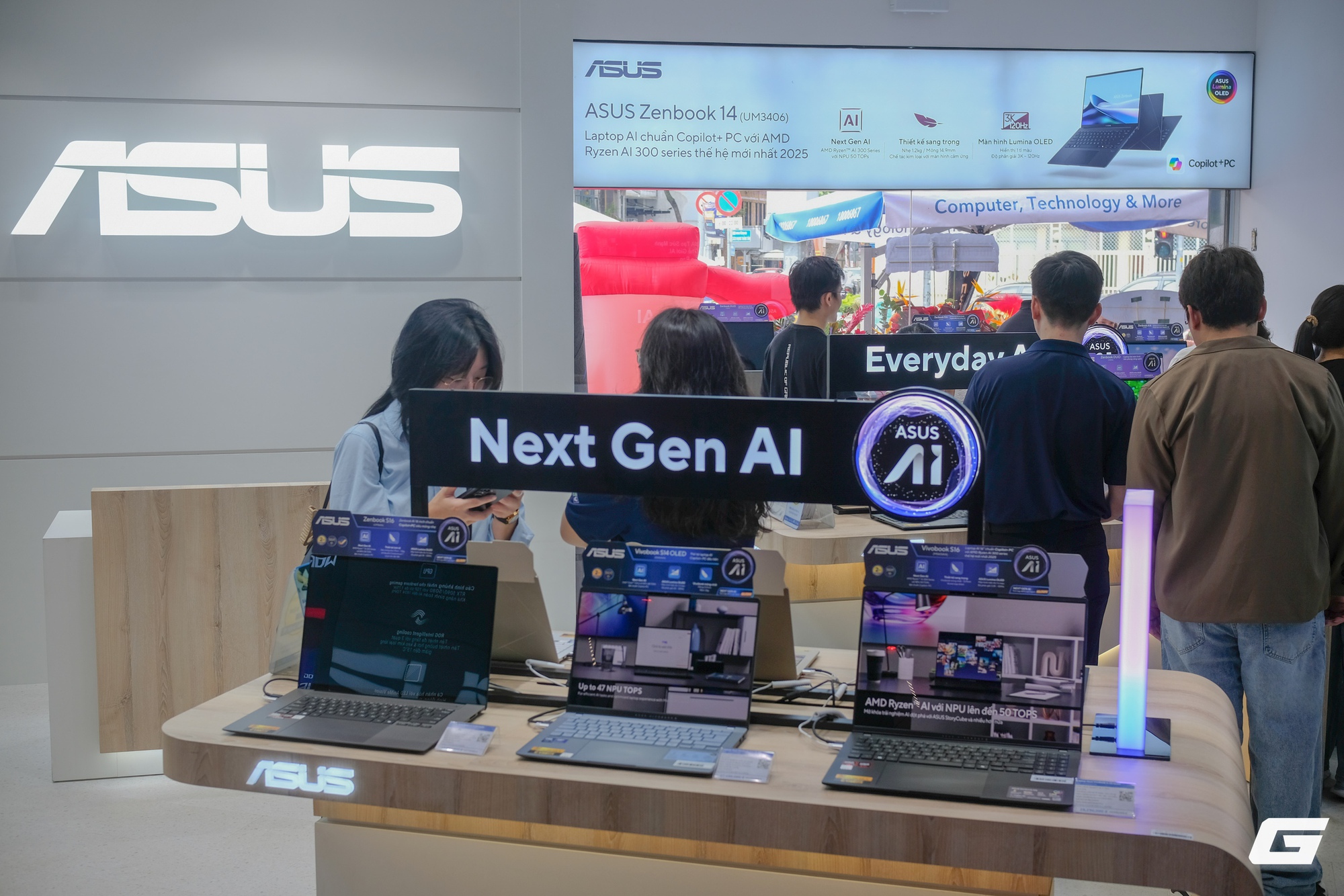 Giữa thời "ai cũng săn sale Shopee cho rẻ", tại sao hãng PC này lại mở ba cửa hàng vật lý tại Việt Nam trong chưa đầy 6 tháng?- Ảnh 5. Giữa thời "ai cũng săn sale Shopee cho rẻ", tại sao hãng PC này lại mở ba cửa hàng vật lý tại Việt Nam trong chưa đầy 6 tháng?- Ảnh 5.