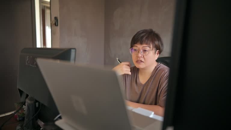Bỏ mua đồ đắt tiền, chi 14 triệu đi học AI vì sợ thất nghiệp: "Chất lượng thì tệ nhưng có còn hơn không"- Ảnh 1. Bỏ mua đồ đắt tiền, chi 14 triệu đi học AI vì sợ thất nghiệp: "Chất lượng thì tệ nhưng có còn hơn không"- Ảnh 1.