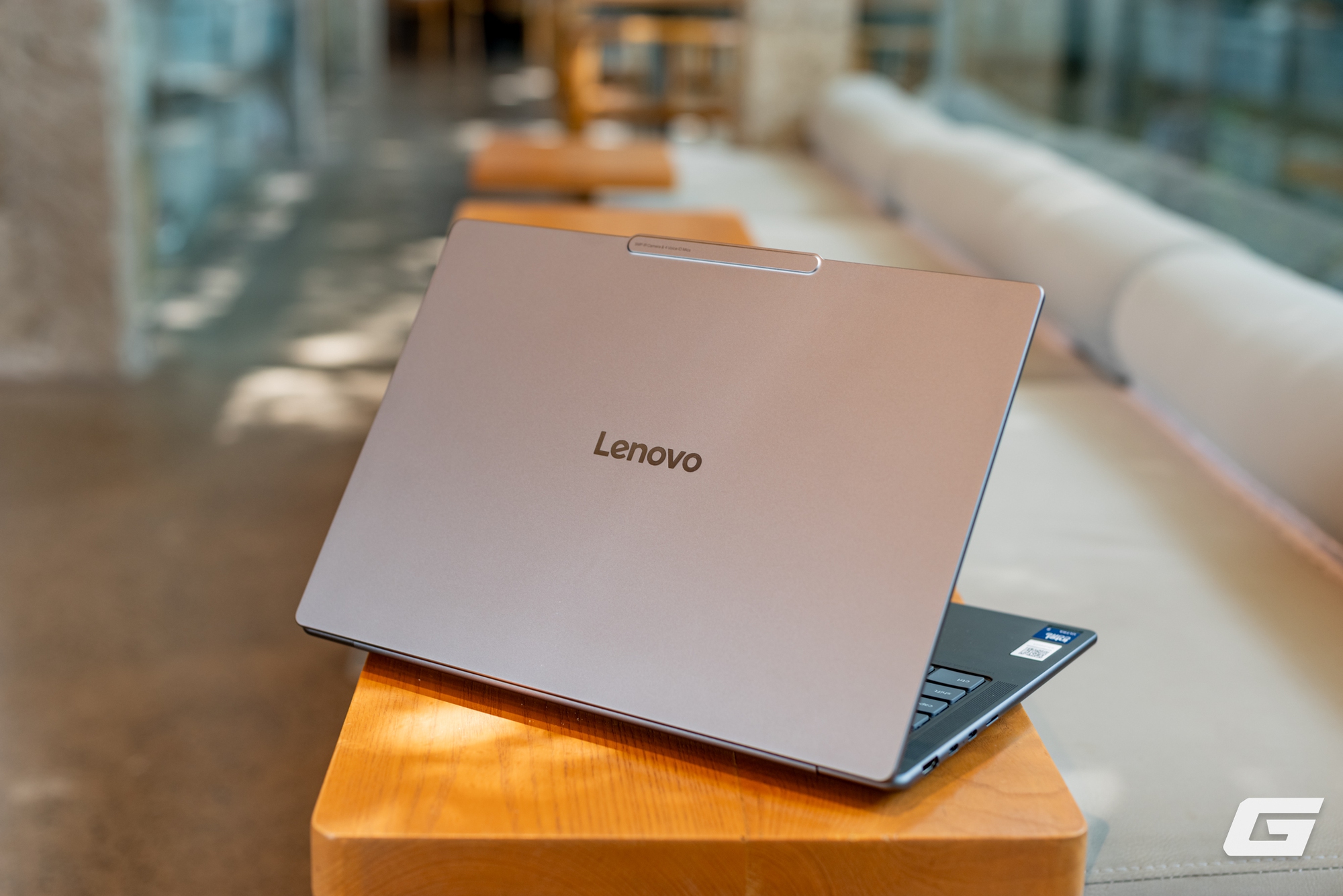 Trải nghiệm nhanh Lenovo Yoga Slim 7i Aura Edition Gen 10: Laptop hợp tác chiến lược với Intel có gì khác biệt?- Ảnh 14.