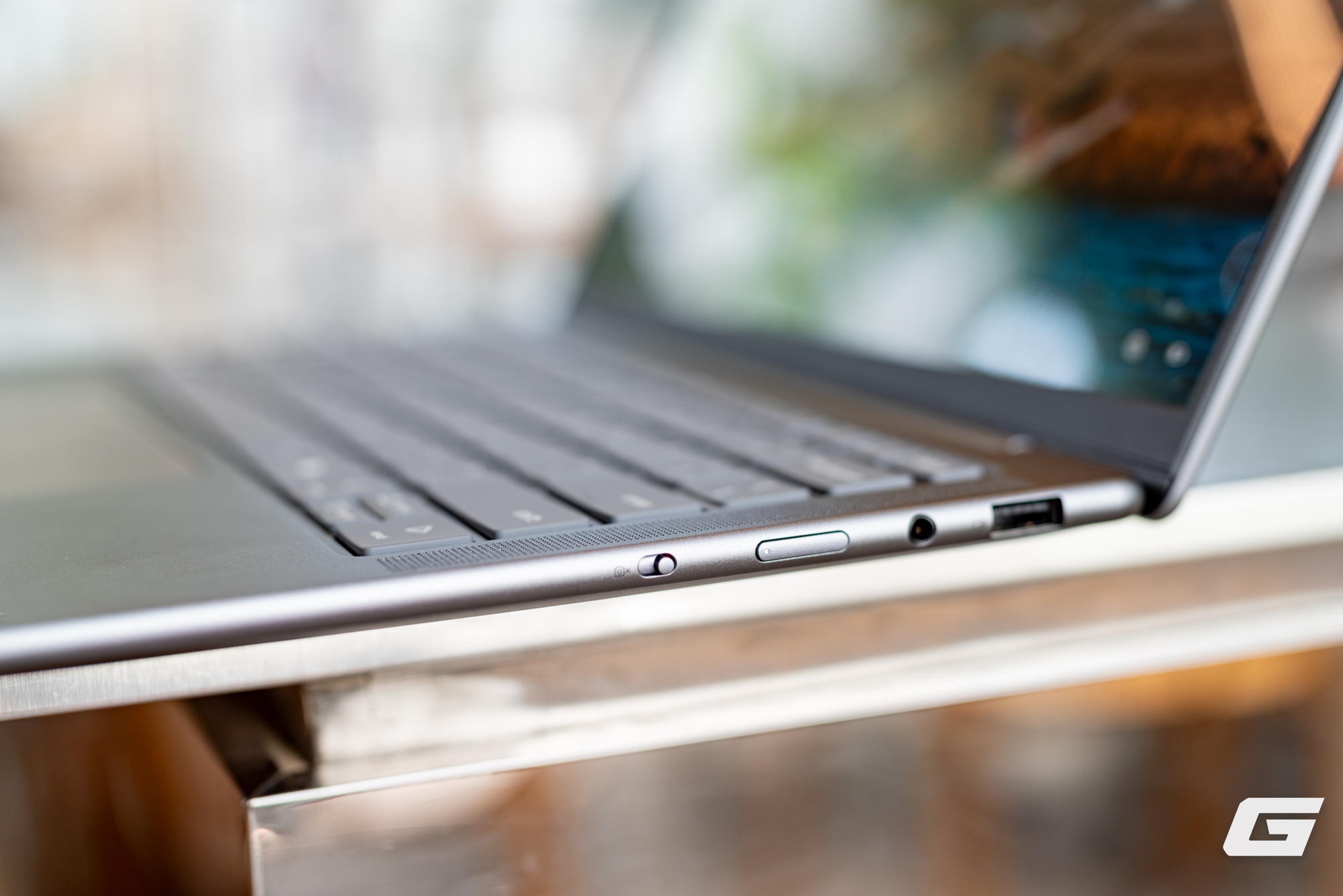 Trải nghiệm nhanh Lenovo Yoga Slim 7i Aura Edition Gen 10: Laptop hợp tác chiến lược với Intel có gì khác biệt?- Ảnh 16.