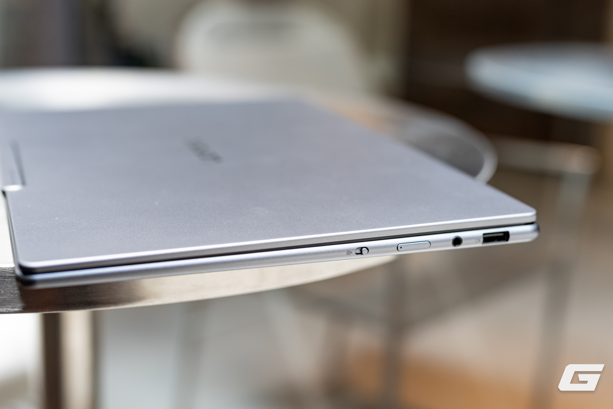 Trải nghiệm nhanh Lenovo Yoga Slim 7i Aura Edition Gen 10: Laptop hợp tác chiến lược với Intel có gì khác biệt?- Ảnh 2.