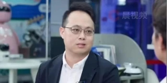Robot mang thai hình người đầu tiên trên thế giới gây tranh cãi ở Trung Quốc- Ảnh 2.