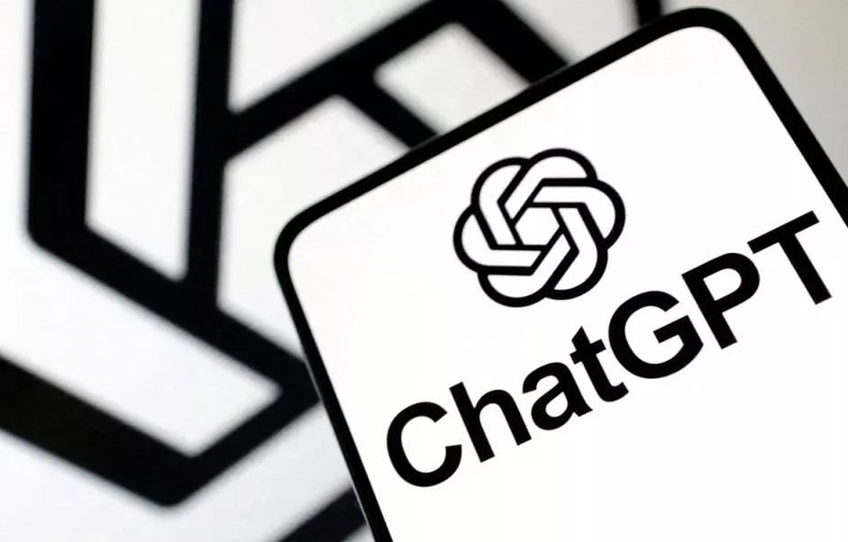 ChatGPT chạm mốc 2 tỷ USD doanh thu, kiếm 3 USD/lượt tải, tăng trưởng gần 700% sau một năm- Ảnh 1.