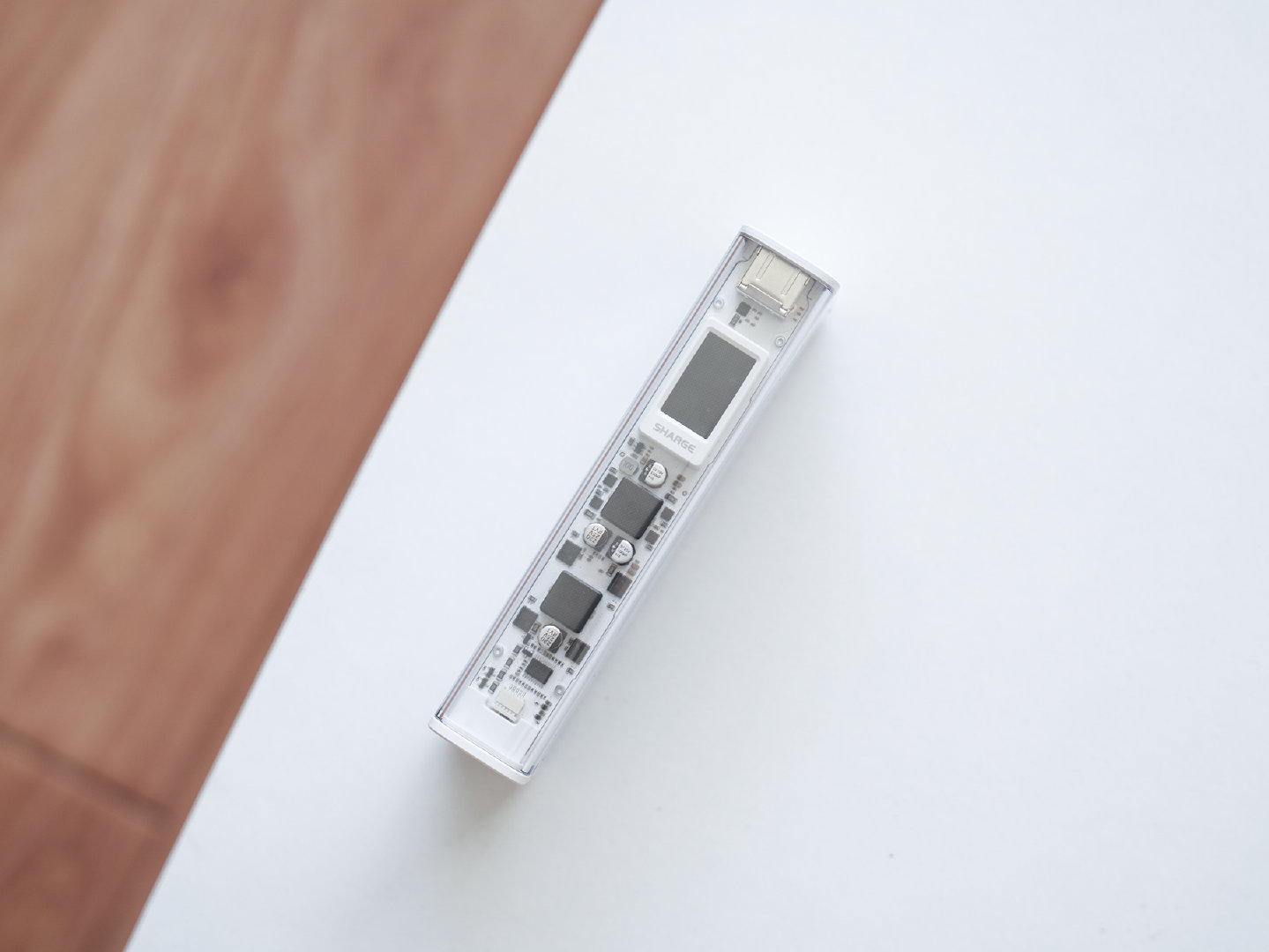 Đây là pin dự phòng 20.000mAh trong suốt: nhỏ gọn, công suất 140W- Ảnh 5.
