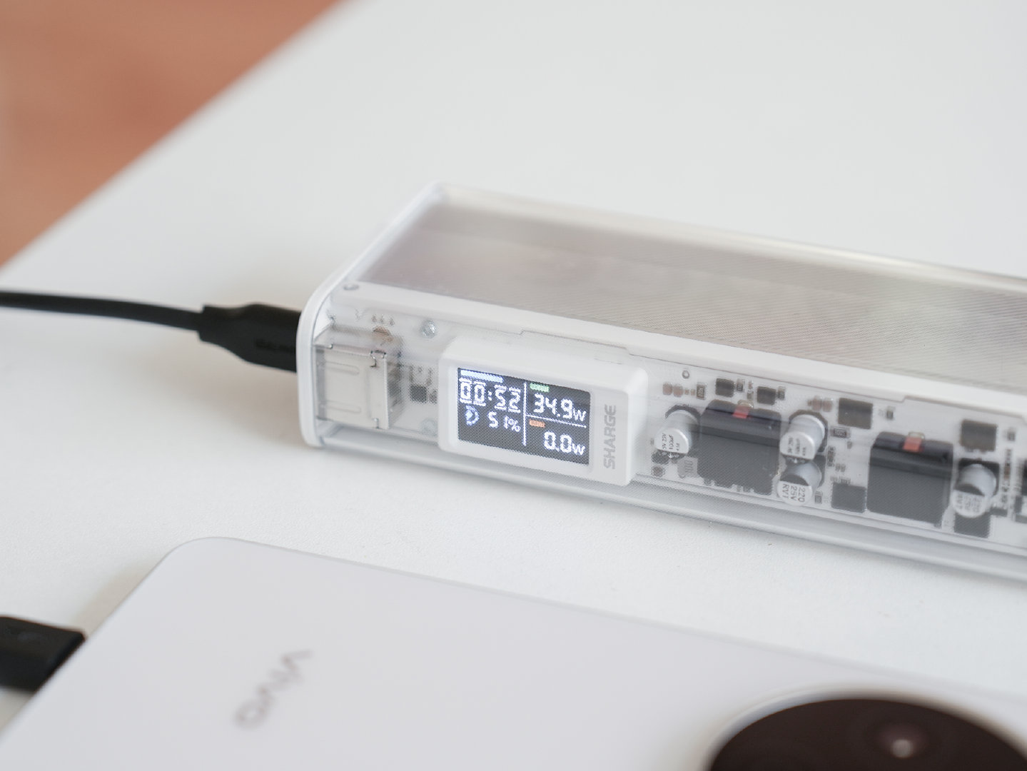 Đây là pin dự phòng 20.000mAh trong suốt: nhỏ gọn, công suất 140W- Ảnh 6.