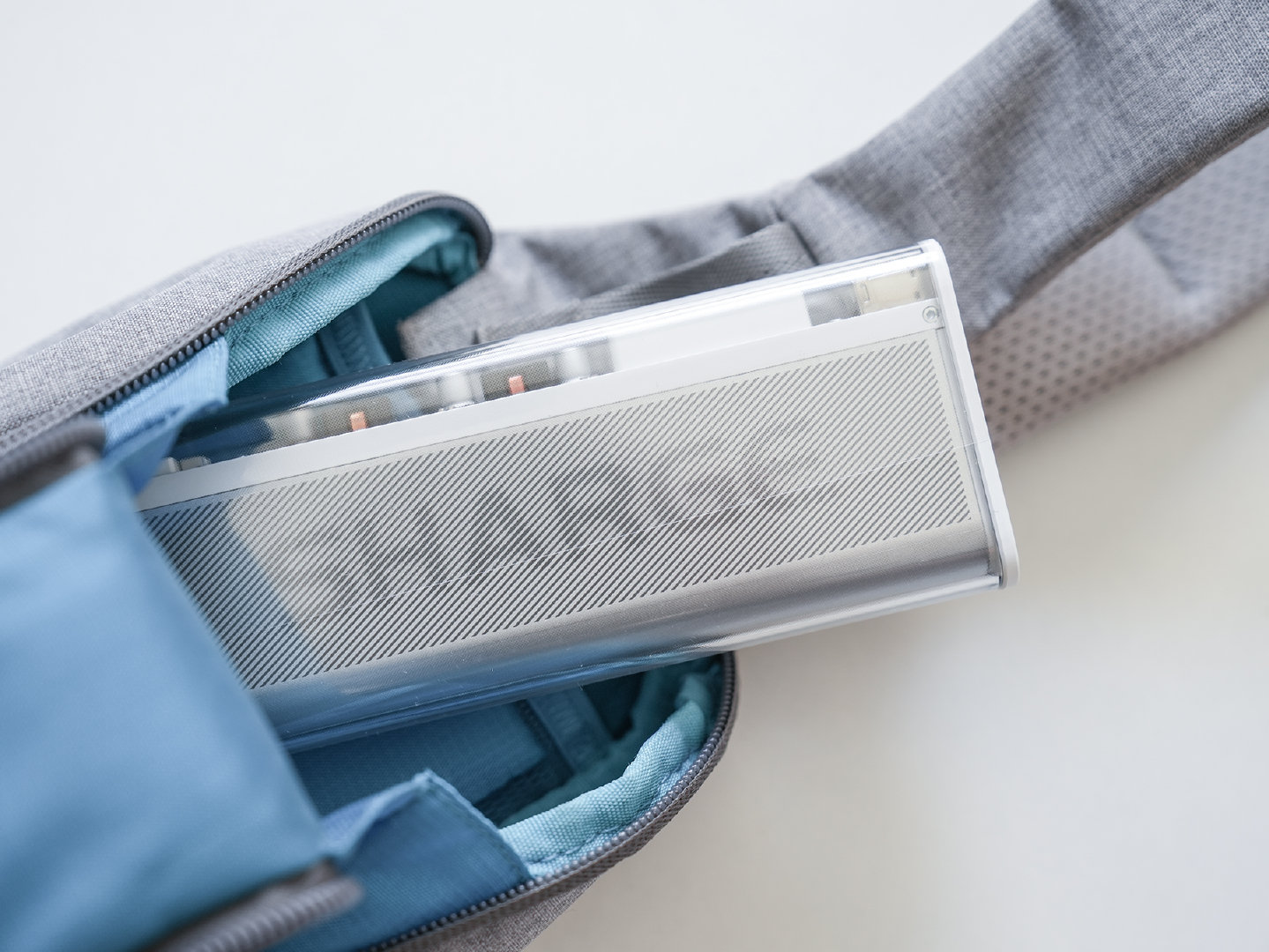 Đây là pin dự phòng 20.000mAh trong suốt: nhỏ gọn, công suất 140W- Ảnh 1.