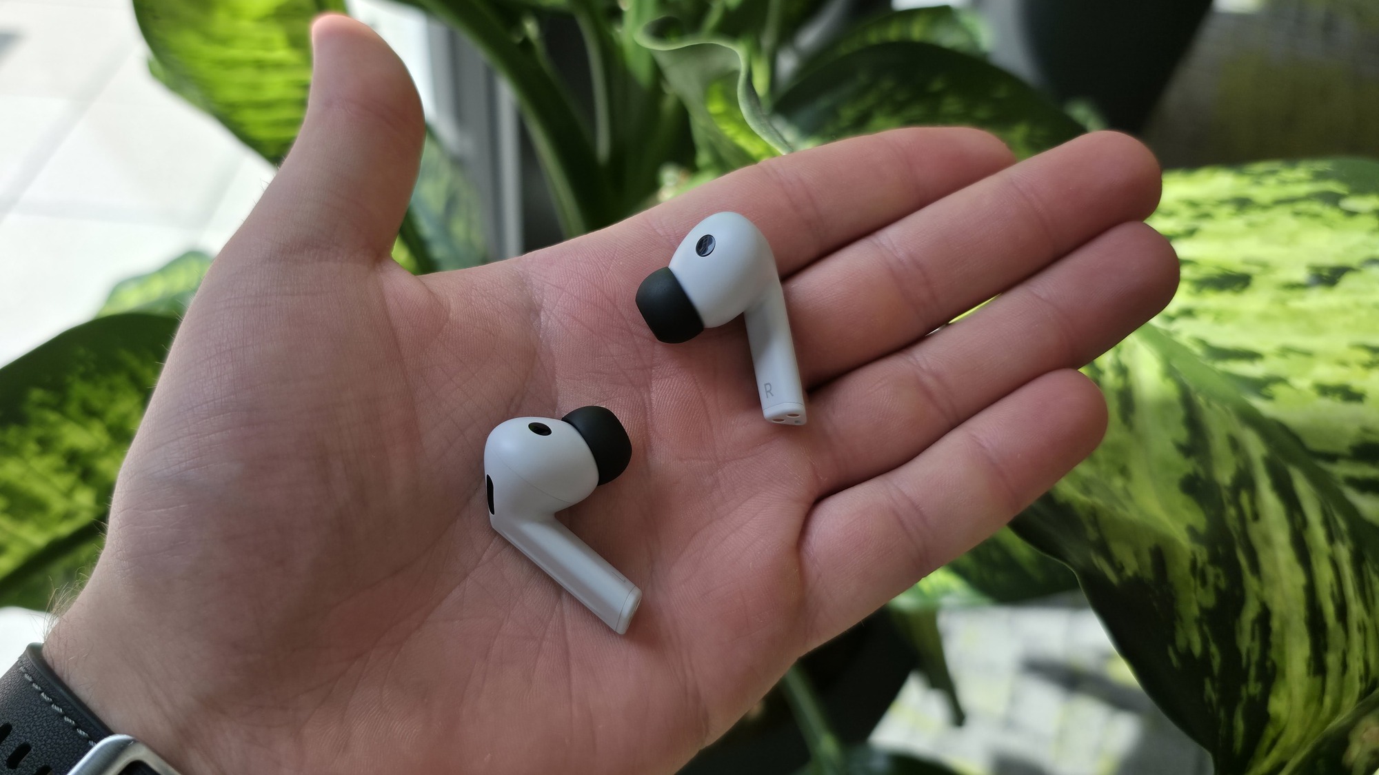Tai nghe Galaxy Buds 3 FE ra mắt: Thiết kế mới, có chống ồn ANC xịn, tích hợp AI, giá 3,9 triệu đồng- Ảnh 2.