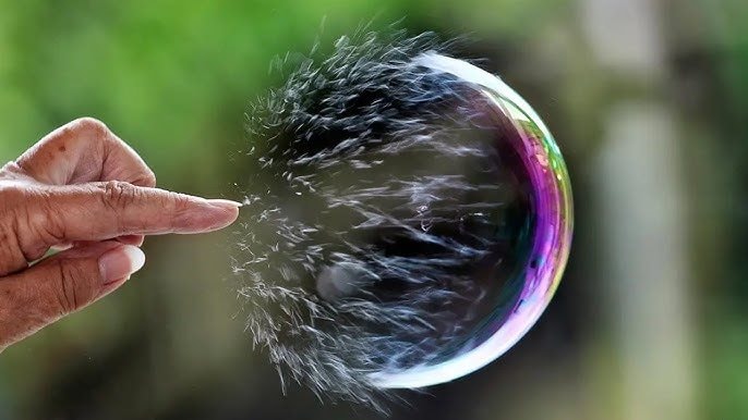 Bong bóng AI sắp nổ tung?- Ảnh 1. Bong bóng AI sắp nổ tung?- Ảnh 1.