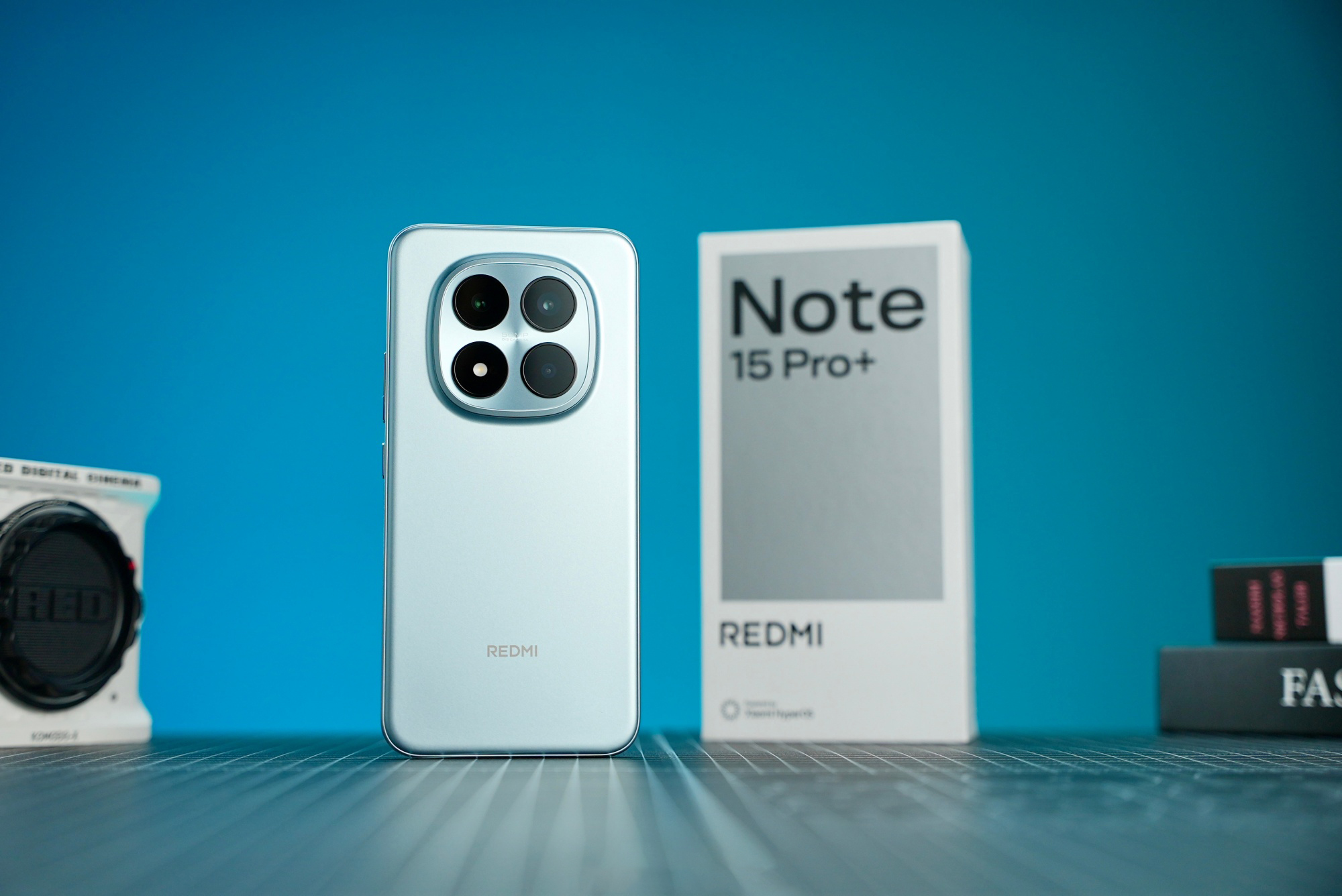 Cận cảnh Xiaomi REDMI Note 15 Pro+ sắp ra mắt: Toàn những màu đẹp, thiết kế mới cực bền bỉ, pin 7.000mAh- Ảnh 1.
