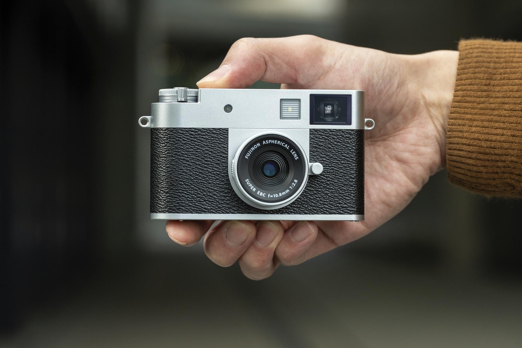 Giá gốc đã cao rồi, Fujifilm lại chuẩn bị tăng giá máy ảnh, ống kính tiếp, có thể lên đến 20 triệu- Ảnh 3.