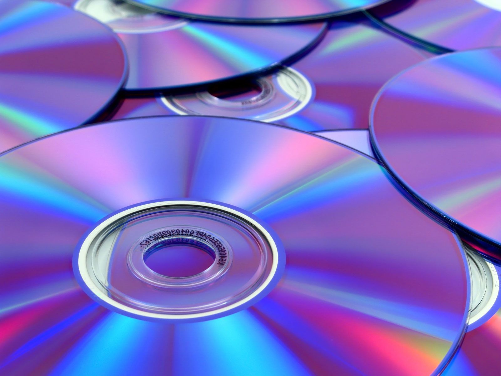 Công nghệ đĩa CD "trạc ngoại tứ tuần": đã 43 năm kể từ khi CD tạo nên cuộc cách mạng ngành âm nhạc- Ảnh 1. Công nghệ đĩa CD "trạc ngoại tứ tuần": đã 43 năm kể từ khi CD tạo nên cuộc cách mạng ngành âm nhạc- Ảnh 1.