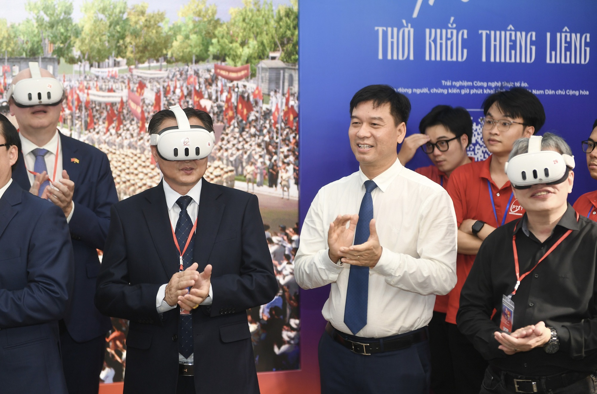 VOV ra mắt dự án VR tái hiện khoảnh khắc lịch sử 2/9: “Trở về thời khắc thiêng liêng”- Ảnh 2. VOV ra mắt dự án VR tái hiện khoảnh khắc lịch sử 2/9: “Trở về thời khắc thiêng liêng”- Ảnh 2.