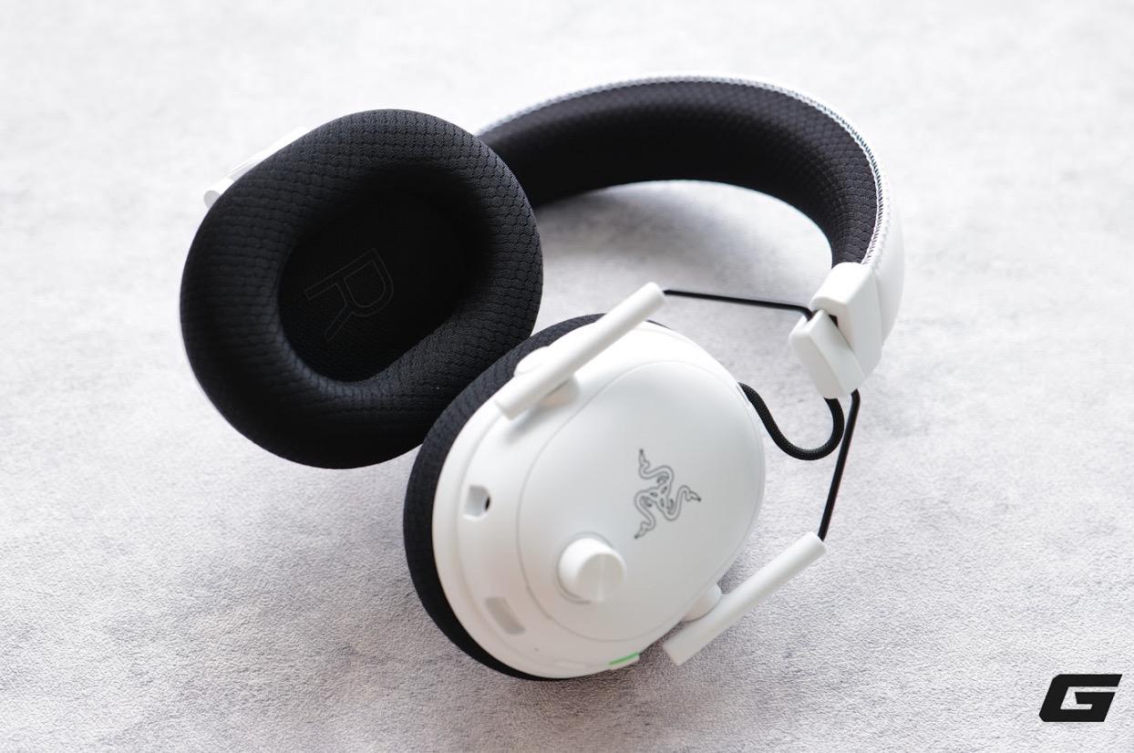 Đập hộp bộ đôi tai nghe gaming mới dành cho fan “rắn 3 đầu” Razer BlackShark V3 và V3 Pro: Thiết kế cá tính, đeo êm và thoáng, driver TriForce mạnh mẽ, có cả ANC- Ảnh 18. Đập hộp bộ đôi tai nghe gaming mới dành cho fan “rắn 3 đầu” Razer BlackShark V3 và V3 Pro: Thiết kế cá tính, đeo êm và thoáng, driver TriForce mạnh mẽ, có cả ANC- Ảnh 18.