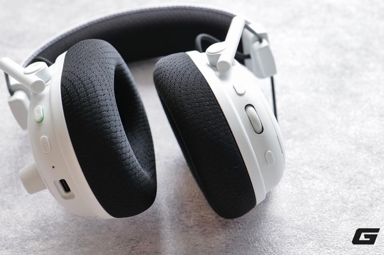Đập hộp bộ đôi tai nghe gaming mới dành cho fan “rắn 3 đầu” Razer BlackShark V3 và V3 Pro: Thiết kế cá tính, đeo êm và thoáng, driver TriForce mạnh mẽ, có cả ANC- Ảnh 27. Đập hộp bộ đôi tai nghe gaming mới dành cho fan “rắn 3 đầu” Razer BlackShark V3 và V3 Pro: Thiết kế cá tính, đeo êm và thoáng, driver TriForce mạnh mẽ, có cả ANC- Ảnh 27.