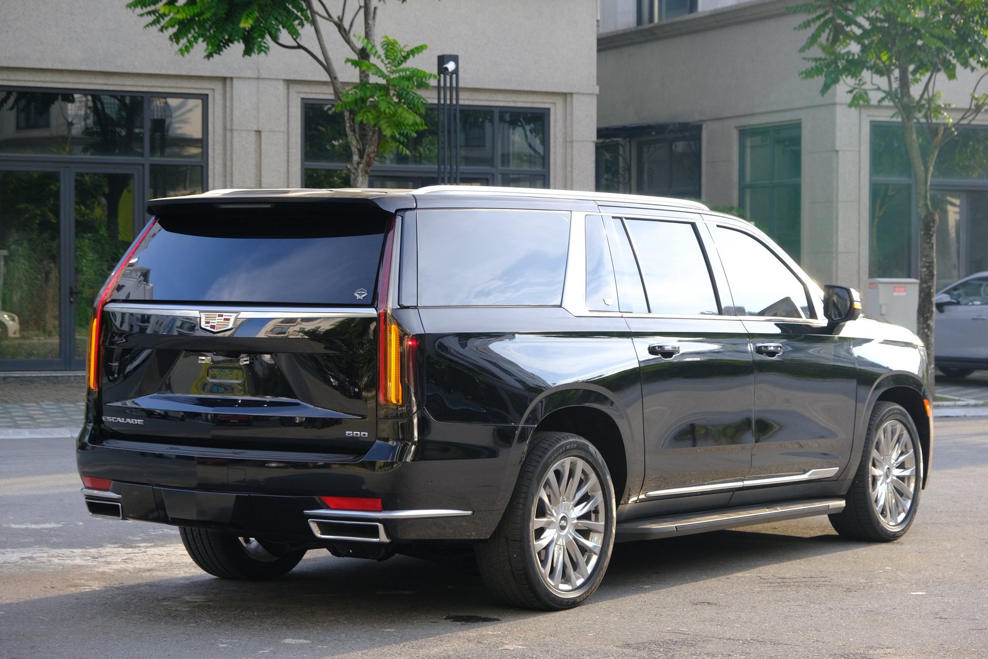 Xe Mỹ cực hiếm ở Việt Nam vừa rao bán: Chung động cơ VinFast President, đồng hồ hé lộ mức ăn xăng khủng- Ảnh 5. Xe Mỹ cực hiếm ở Việt Nam vừa rao bán: Chung động cơ VinFast President, đồng hồ hé lộ mức ăn xăng khủng- Ảnh 5.