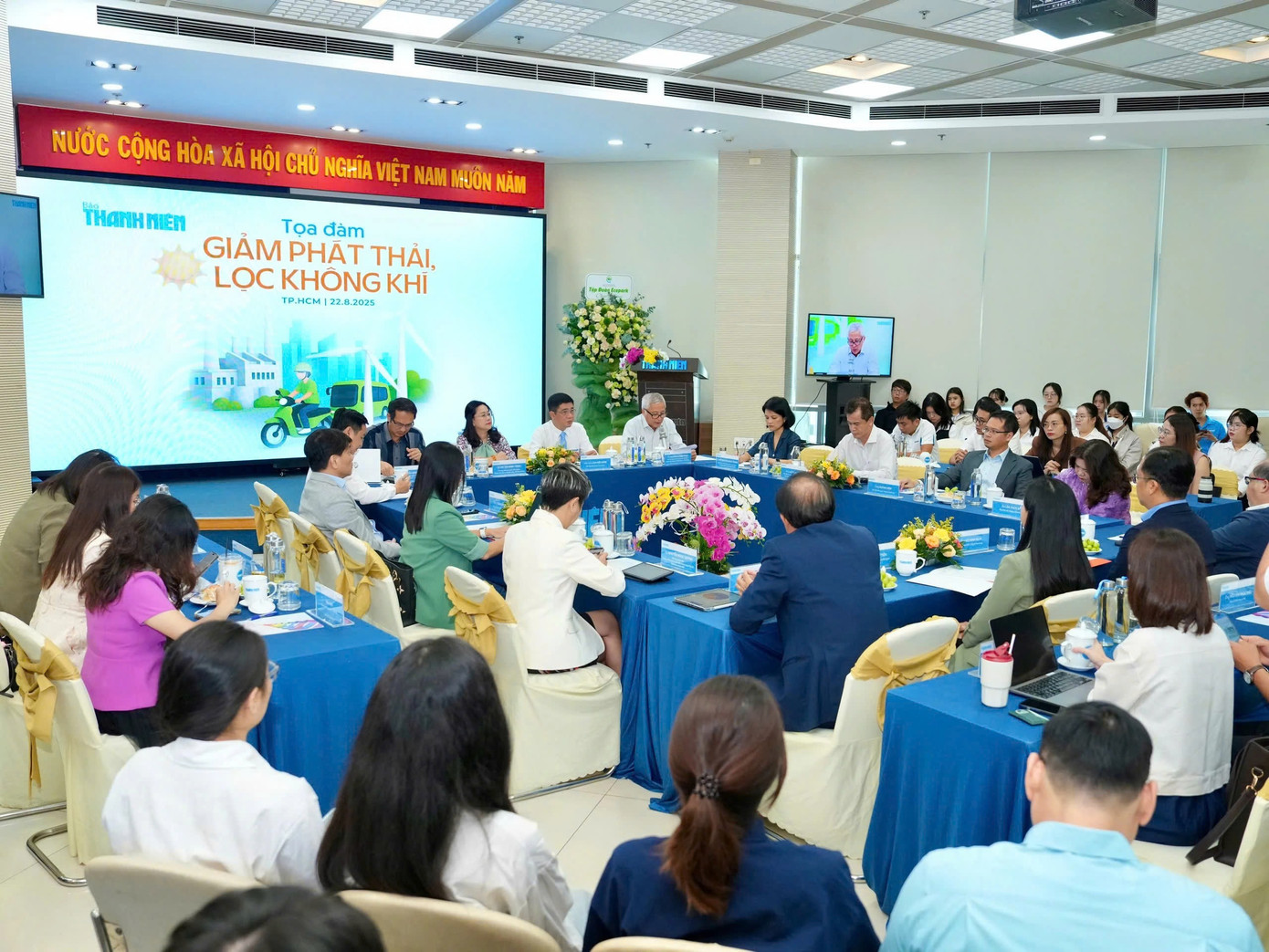 Bao giờ TPHCM 'khai tử' xe máy giao hàng chạy xăng?- Ảnh 3. Bao giờ TPHCM 'khai tử' xe máy giao hàng chạy xăng?- Ảnh 3.