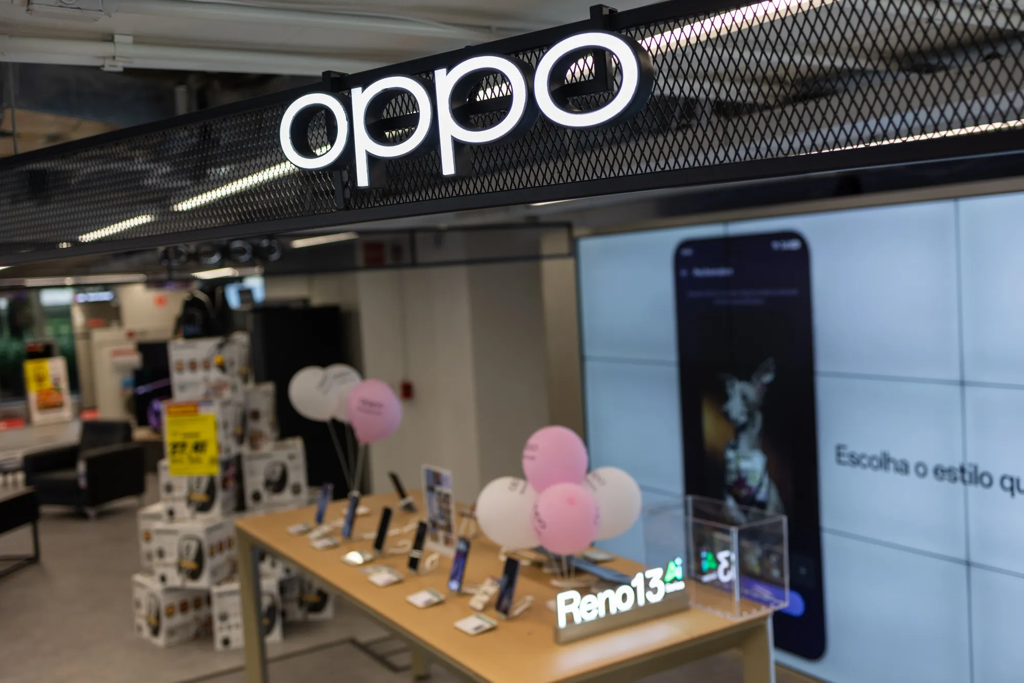 Apple khởi kiện cựu kỹ sư của mình, cáo buộc tuồn bí mật công nghệ của Apple Watch cho Oppo- Ảnh 2. Apple khởi kiện cựu kỹ sư của mình, cáo buộc tuồn bí mật công nghệ của Apple Watch cho Oppo- Ảnh 2.