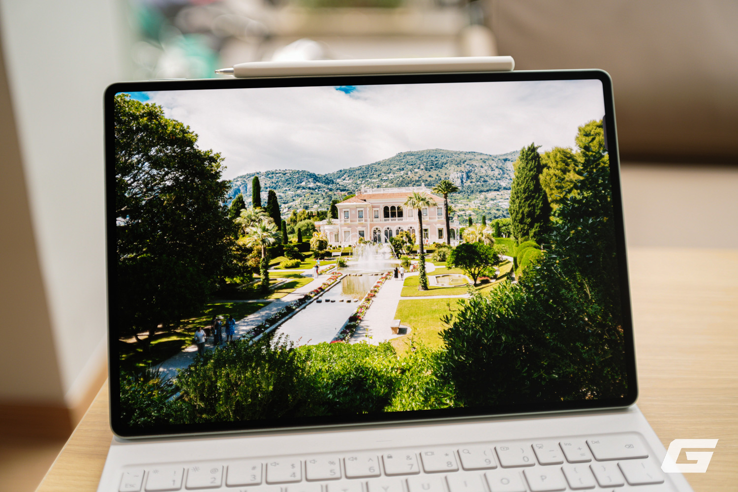 Đây là iPad Pro của Huawei: Màn Tandem OLED đẹp mê, cứng - mềm đều "ngon", giá 20 triệu tặng bao da bàn phím và bút- Ảnh 7. Đây là iPad Pro của Huawei: Màn Tandem OLED đẹp mê, cứng - mềm đều "ngon", giá 20 triệu tặng bao da bàn phím và bút- Ảnh 7.