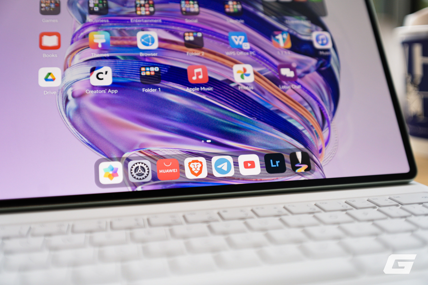 Đây là iPad Pro của Huawei: Màn Tandem OLED đẹp mê, cứng - mềm đều "ngon", giá 20 triệu tặng bao da bàn phím và bút- Ảnh 12. Đây là iPad Pro của Huawei: Màn Tandem OLED đẹp mê, cứng - mềm đều "ngon", giá 20 triệu tặng bao da bàn phím và bút- Ảnh 12.