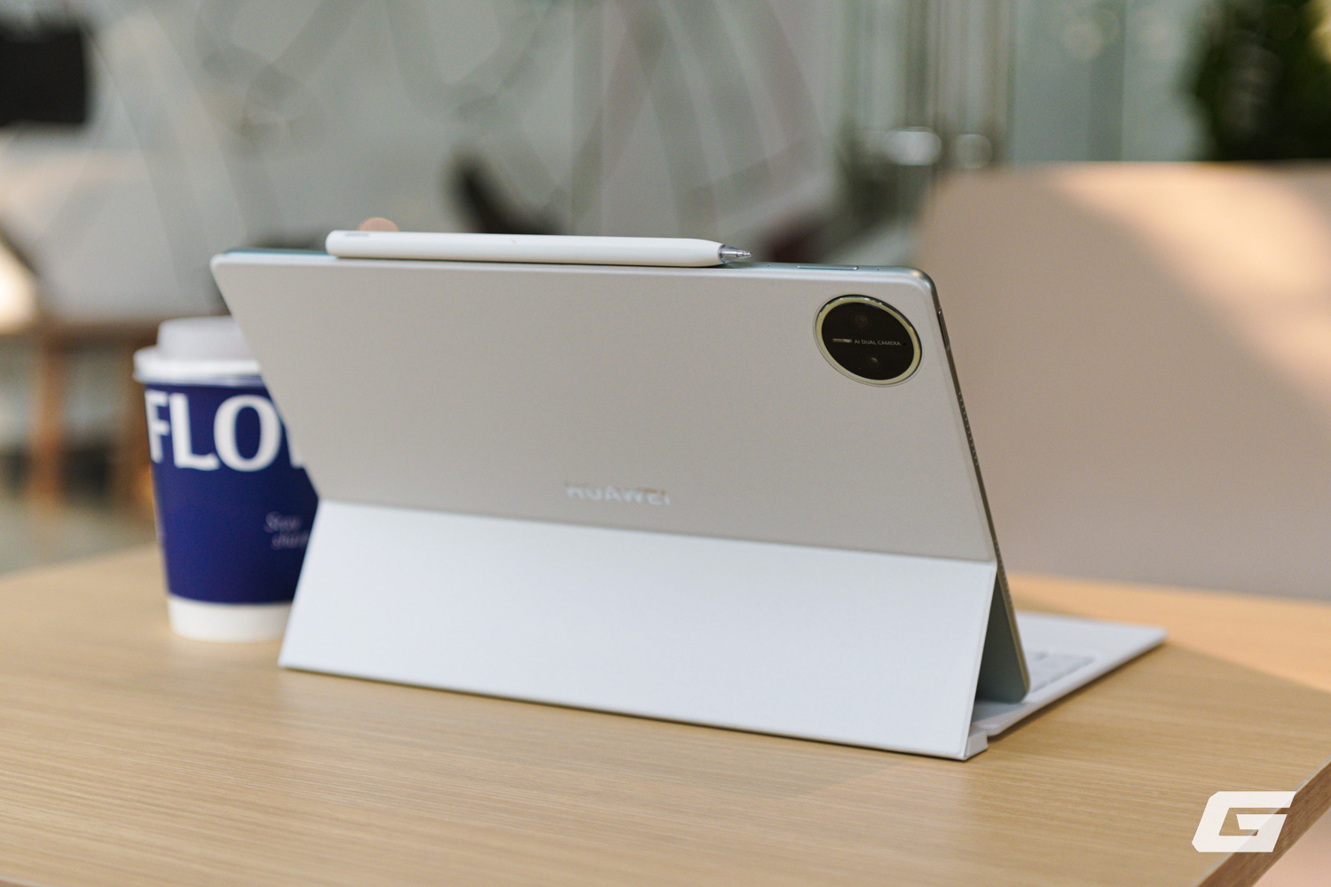 Đây là iPad Pro của Huawei: Màn Tandem OLED đẹp mê, cứng - mềm đều "ngon", giá 20 triệu tặng bao da bàn phím và bút- Ảnh 24. Đây là iPad Pro của Huawei: Màn Tandem OLED đẹp mê, cứng - mềm đều "ngon", giá 20 triệu tặng bao da bàn phím và bút- Ảnh 24.