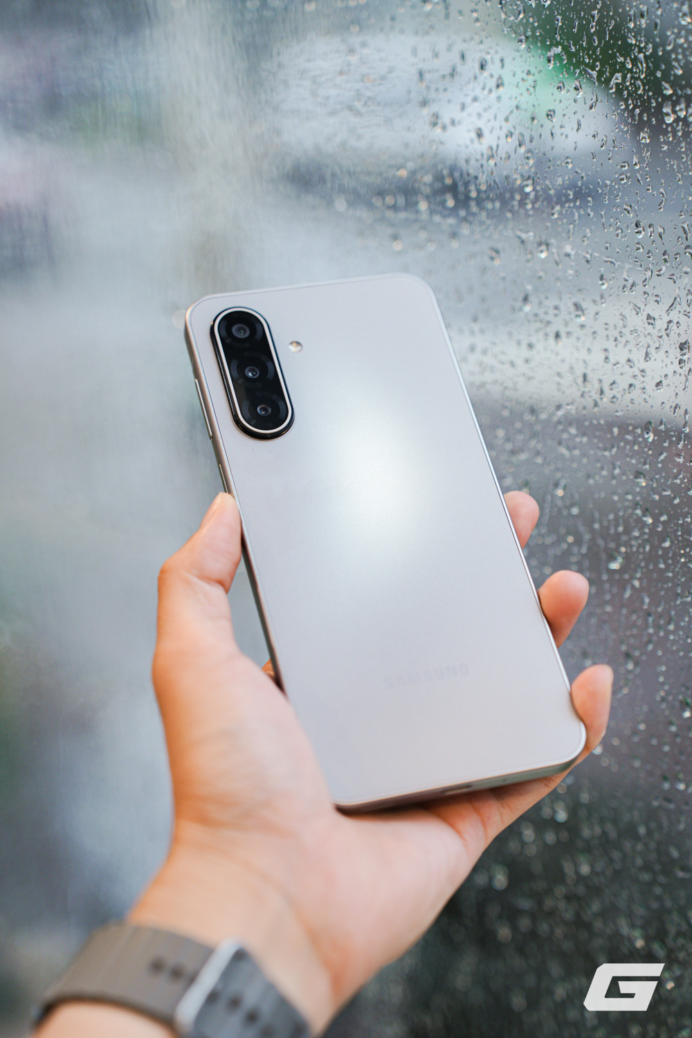 Điện thoại 5G tầm trung mới của Samsung cấu hình khá, hứa hẹn cập nhật 6 năm, màu xám "bao đẹp", giá 6 triệu- Ảnh 3. Điện thoại 5G tầm trung mới của Samsung cấu hình khá, hứa hẹn cập nhật 6 năm, màu xám "bao đẹp", giá 6 triệu- Ảnh 3.