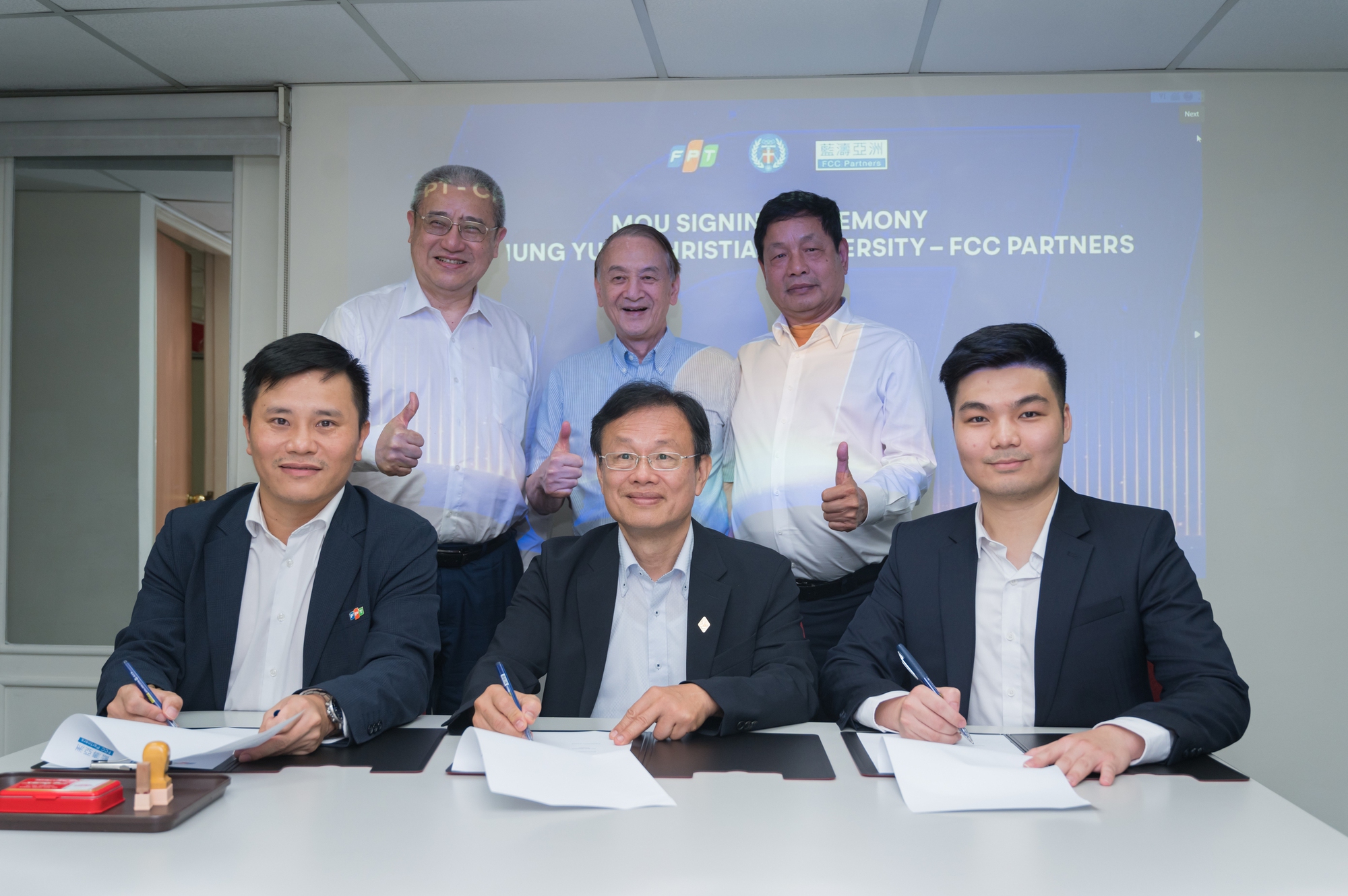 FPT hợp tác với đại học và tập đoàn tài chính lớn của Đài Loan để đào tạo nhân lực bán dẫn- Ảnh 1. FPT hợp tác với đại học và tập đoàn tài chính lớn của Đài Loan để đào tạo nhân lực bán dẫn- Ảnh 1.