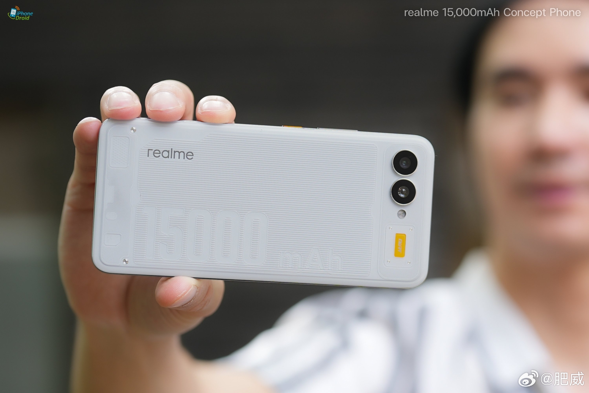 Realme Giới Thiệu Concept Điện Thoại Pin 15.000Mah: Thiết Kế Đẹp Mỏng Nhẹ, Dùng Cả Tuần Không Cần Sạc- Ảnh 3. Realme Giới Thiệu Concept Điện Thoại Pin 15.000Mah: Thiết Kế Đẹp Mỏng Nhẹ, Dùng Cả Tuần Không Cần Sạc- Ảnh 3.
