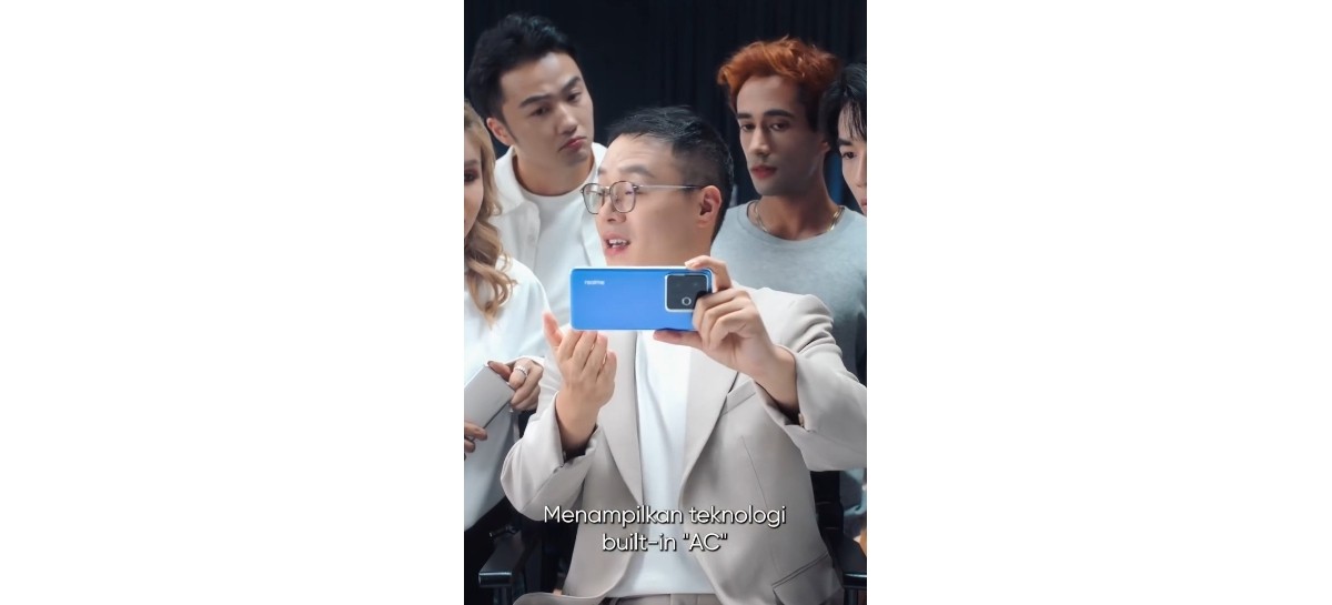 Điện thoại pin 10.000mAh của realme có cả quạt tản nhiệt- Ảnh 2. Điện thoại pin 10.000mAh của realme có cả quạt tản nhiệt- Ảnh 2.