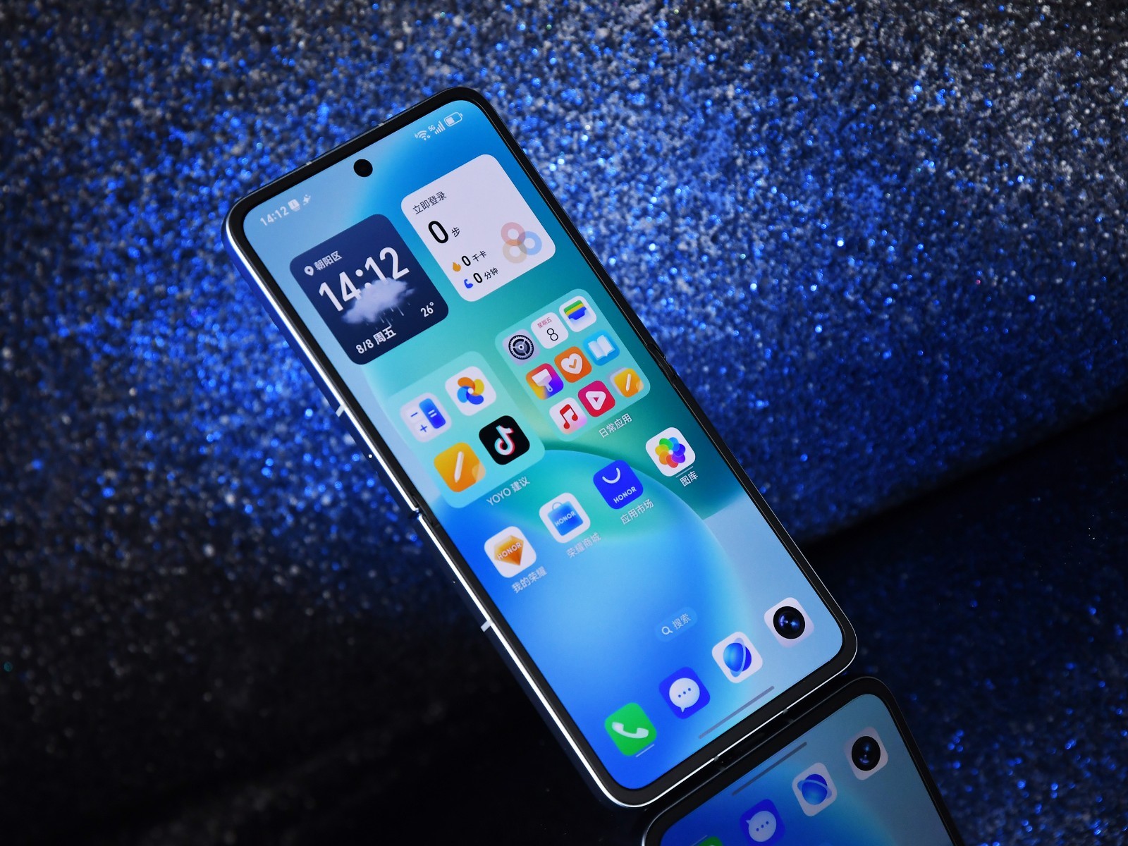 Honor ra mắt điện thoại "đối thủ" của Galaxy Z Flip7: Camera 200MP, pin 5.500mAh, giá rẻ hơn- Ảnh 5. Honor ra mắt điện thoại "đối thủ" của Galaxy Z Flip7: Camera 200MP, pin 5.500mAh, giá rẻ hơn- Ảnh 5.