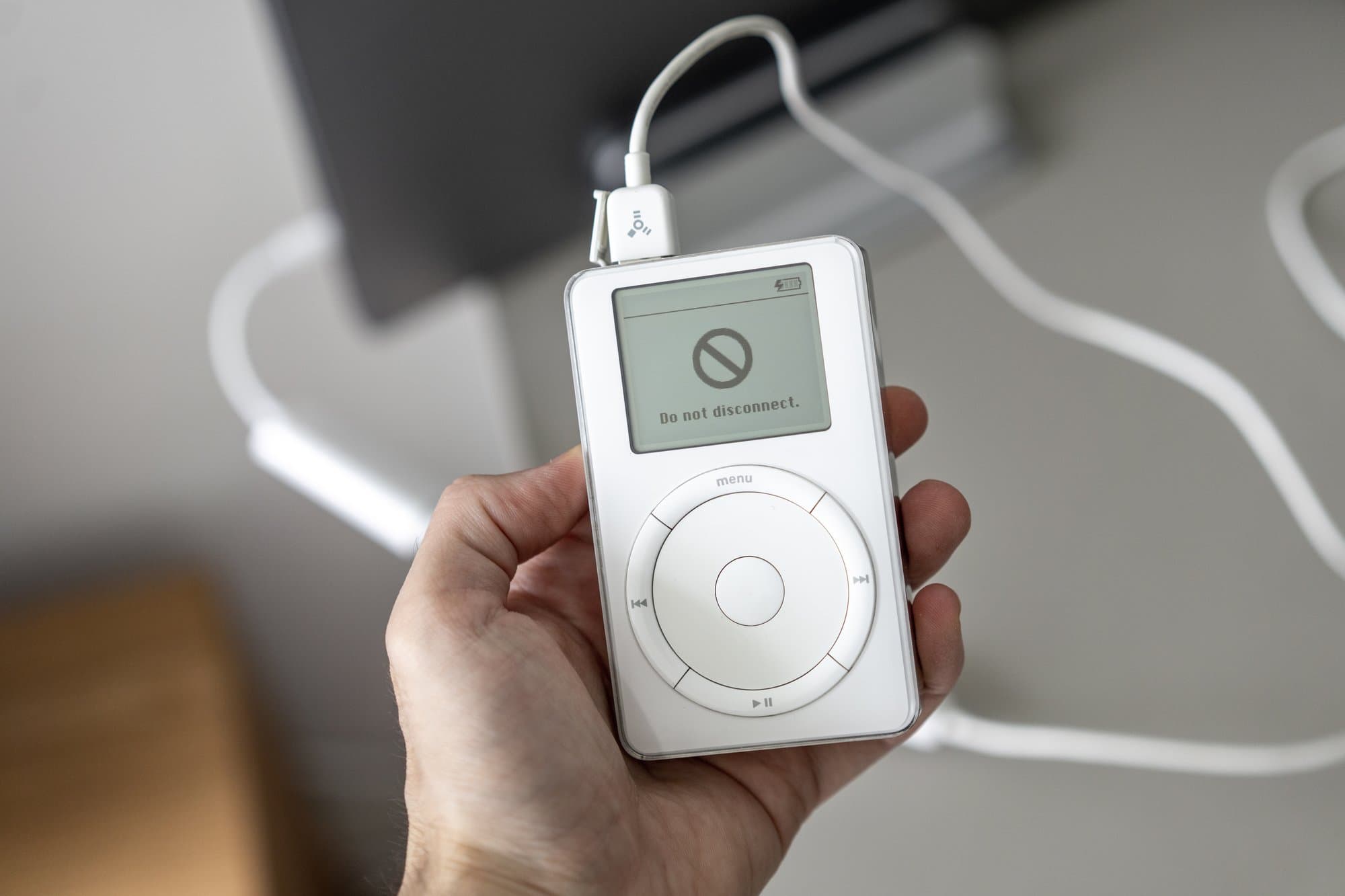 Từ đĩa than, cassette đến các nền tảng stream nhạc: Nhìn lại hành trình thưởng thức âm nhạc của thế hệ 7X, 8X- Ảnh 8. Từ đĩa than, cassette đến các nền tảng stream nhạc: Nhìn lại hành trình thưởng thức âm nhạc của thế hệ 7X, 8X- Ảnh 8.