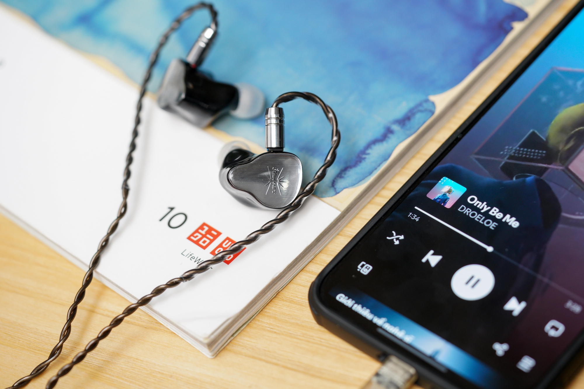 Từ đĩa than, cassette đến các nền tảng stream nhạc: Nhìn lại hành trình thưởng thức âm nhạc của thế hệ 7X, 8X- Ảnh 12. Từ đĩa than, cassette đến các nền tảng stream nhạc: Nhìn lại hành trình thưởng thức âm nhạc của thế hệ 7X, 8X- Ảnh 12.
